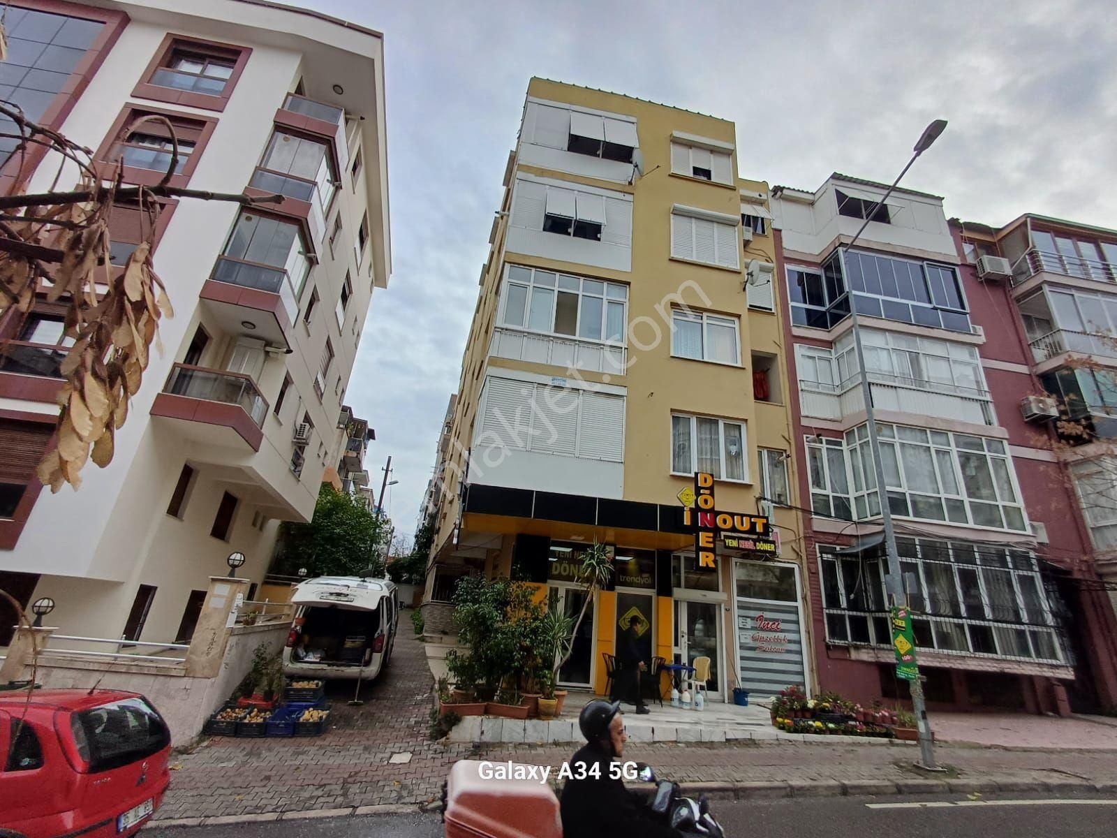 Asker Hastanesi'ne Yakın Ana Caddede Satılık 3+1 Daire