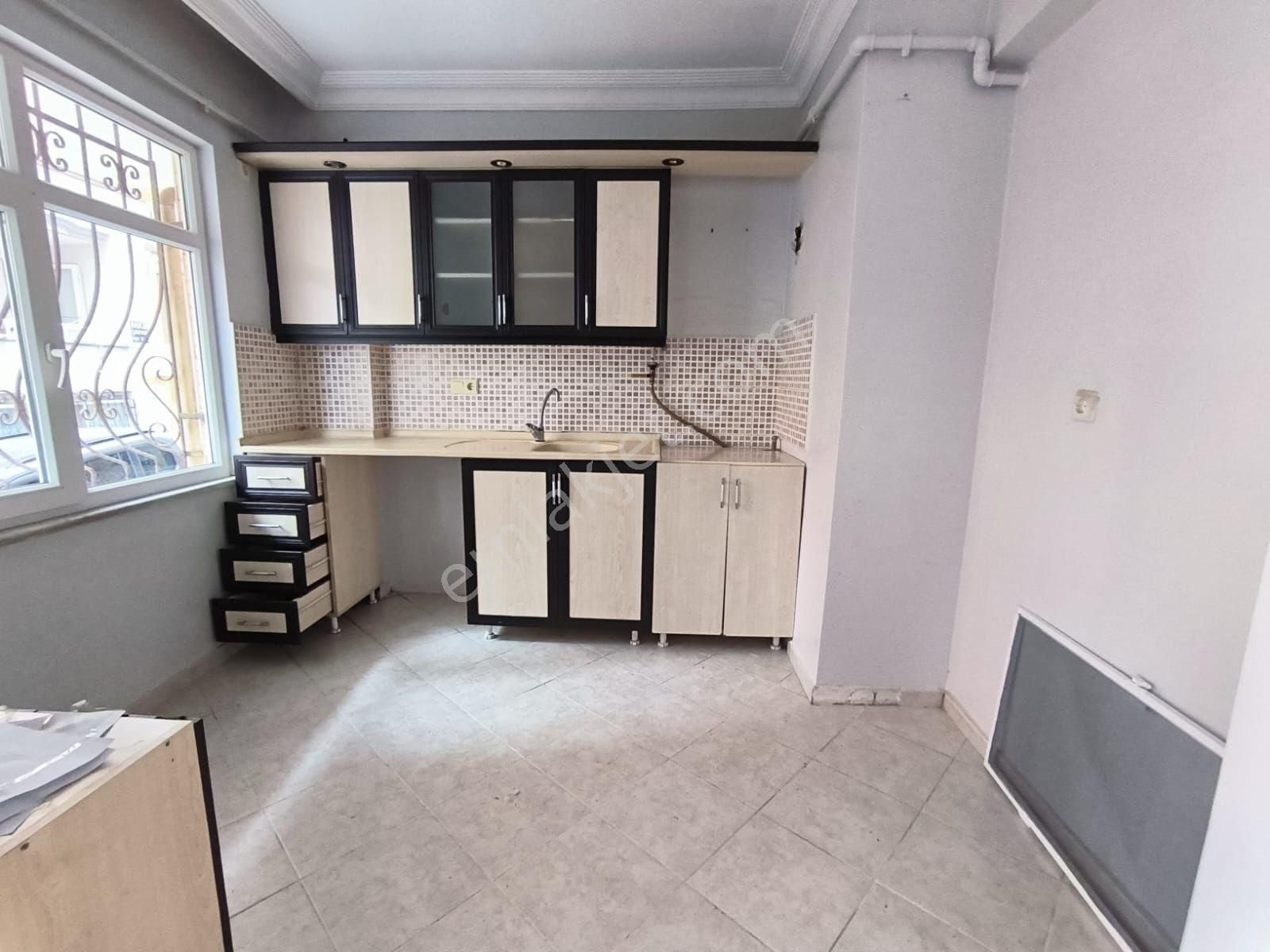 Fevzi Çakmak'ta, Gazi Devlet Hastanesi Yakını, 110 M2, 2+1 Temiz Daire