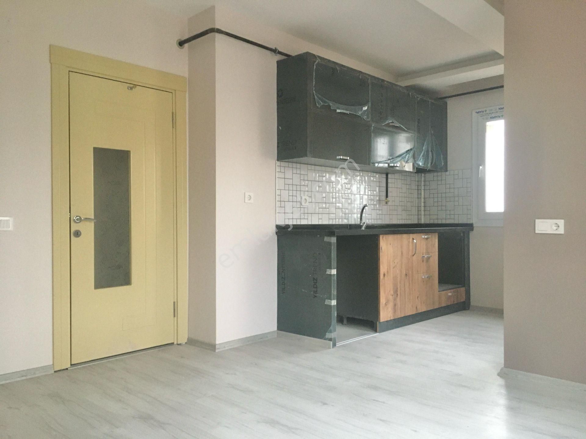 Karınca'dan Merkez Mh'de Geniş Kullanışlı 1+1 Satılık!