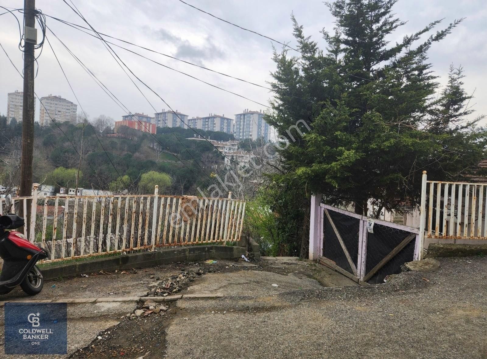 Muhyettin Kaya`dan Dumlupınar Mah.satılık 93 M2 Arsa Gecekondulu