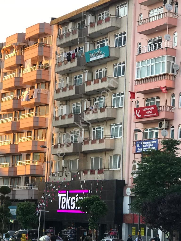 Atatürk Caddesi Üzerinde 2+1 Kiracılı Satılık Daire