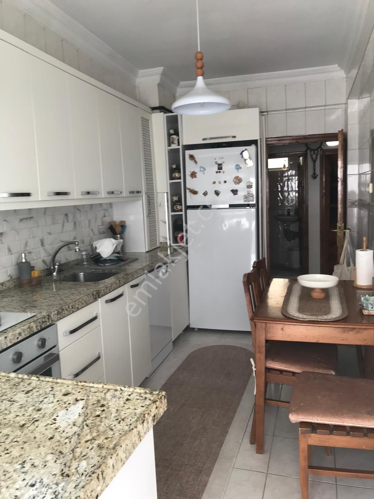 Çiftlik'te, 100 M2, 2+1, Teraslı, İçi Yapılı Satılık Daire