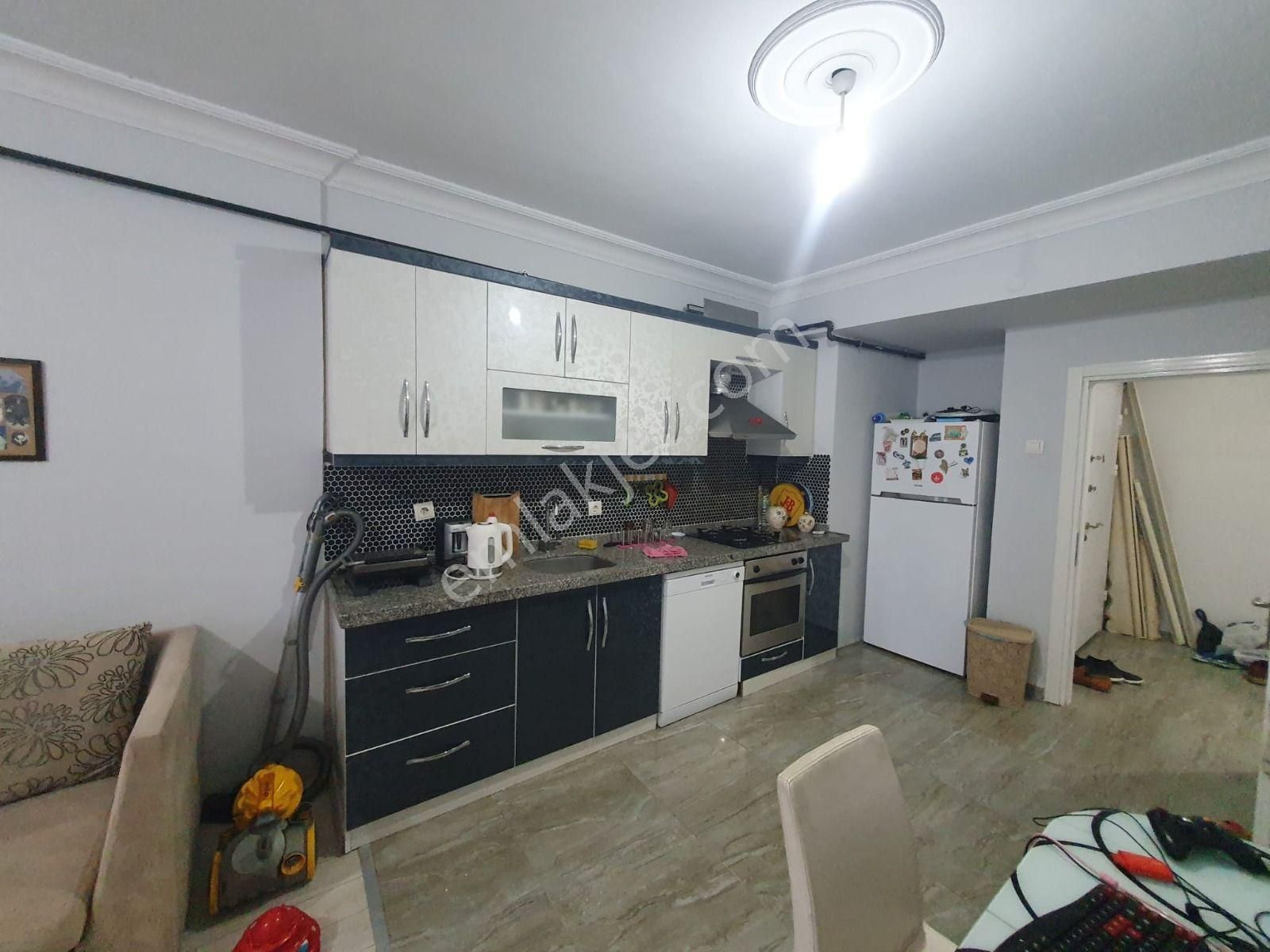 Çiftlik'te, 125 M2, 2+1, Mevki Noktada, Balkonlu Masrafsız Daire