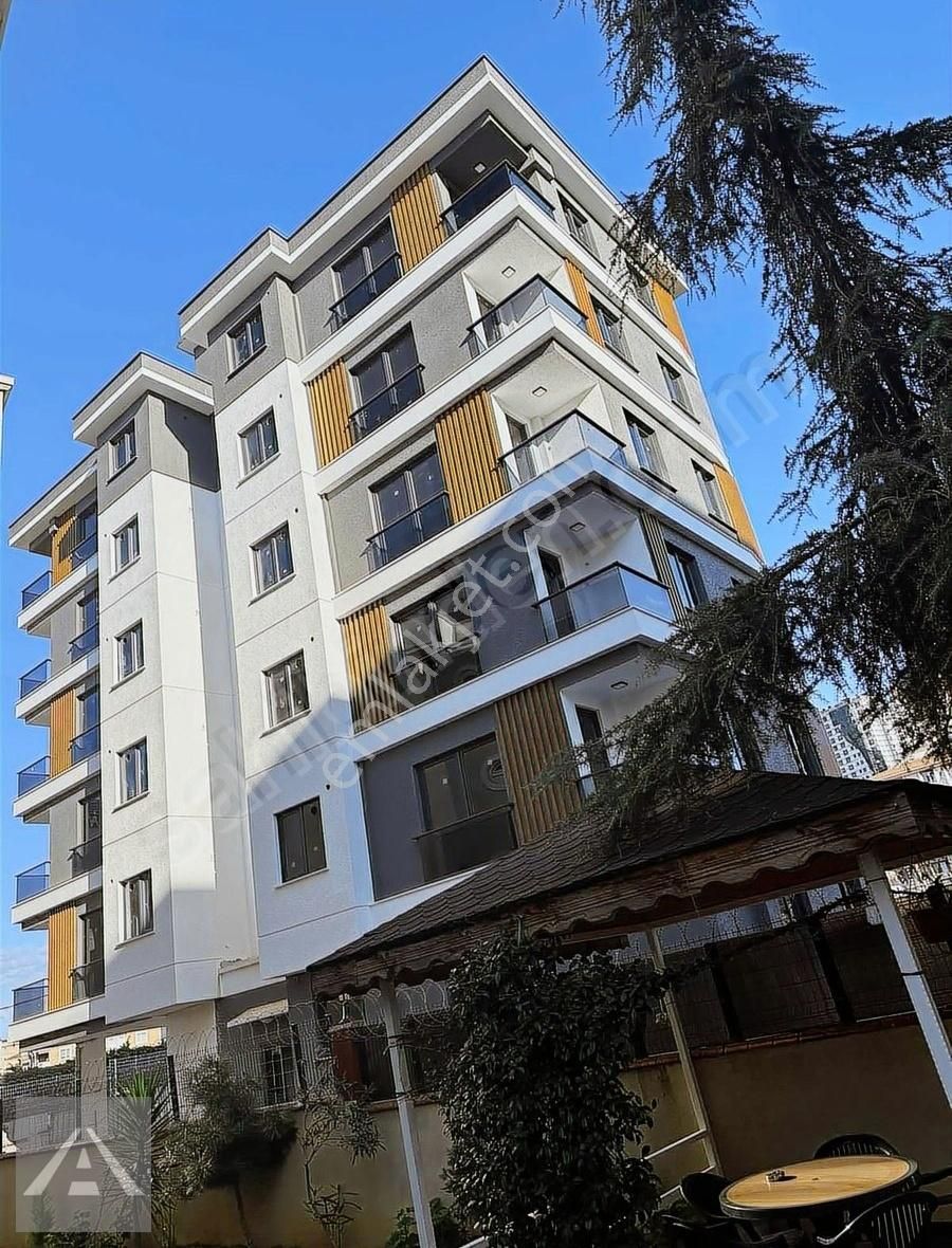 Subayevlerin'de Katta Metroya Yürüme Mesafesi 0 Geniş M2 2+1!