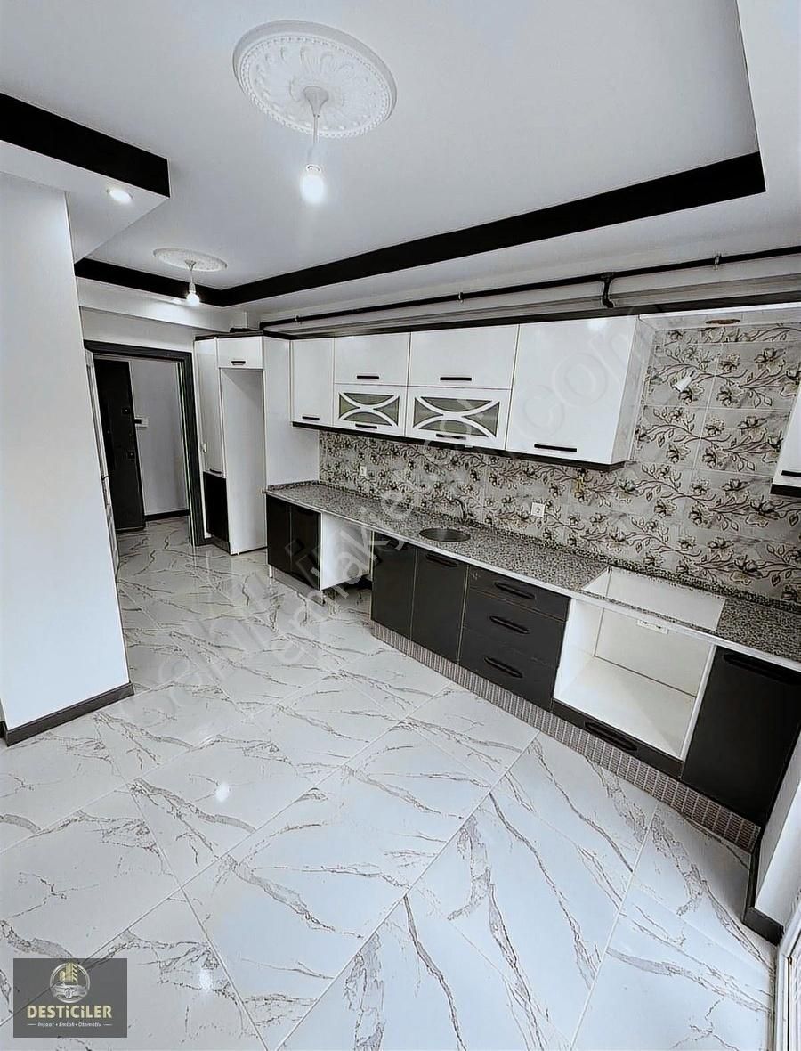 Ed-33 *desticiler* Emek Mh Şemsettin Günaltay Cd Geniş 2+1