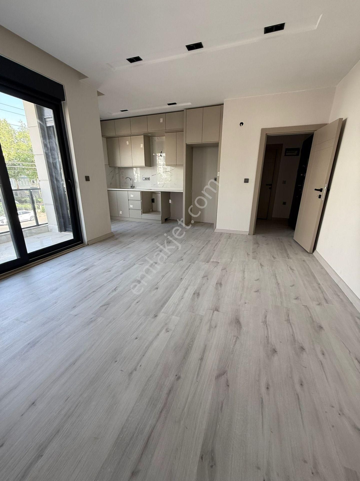 Lüks Konsept Geniş Kullanım Alanlı 1+1 Satılık Daire