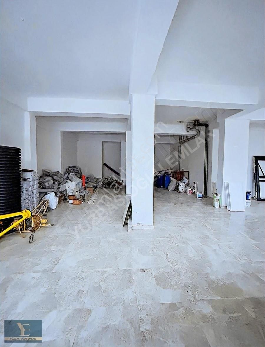 Yüzbaşıoğlu Emlak'tan M.akif Ersoy Mah'de 450 M2 Satılık Dükkan