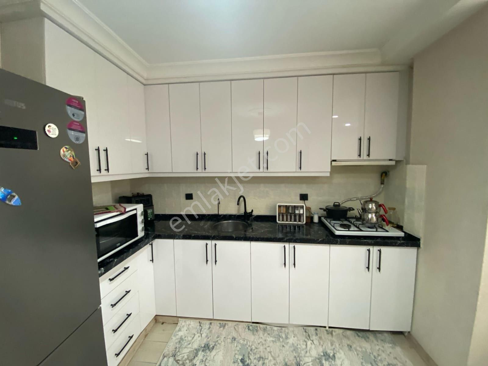 Yörük Emlaktan Satılık Yiğitler Mah. 2+1 105 M2 Ara Kat Asansörlü