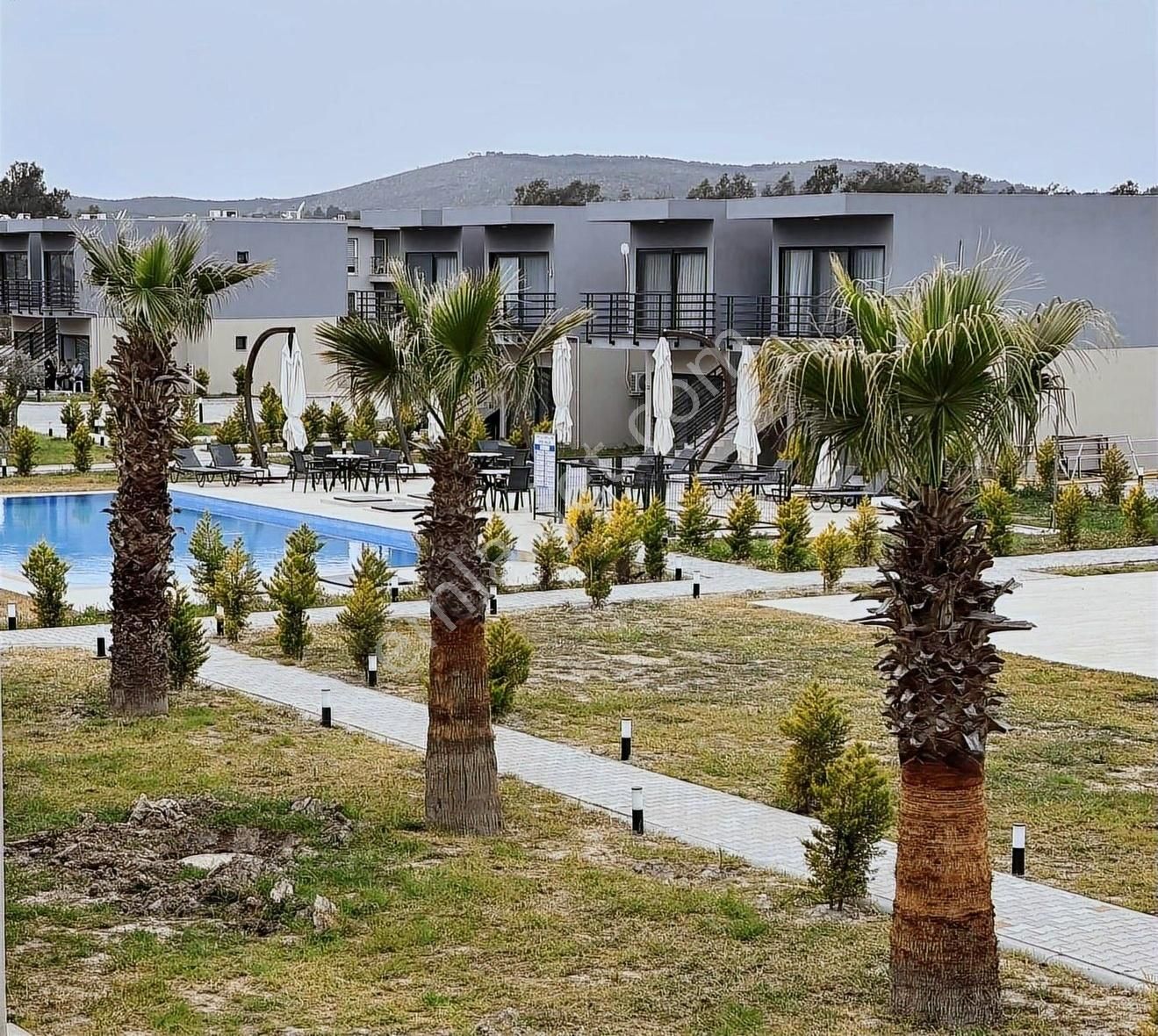 Havuzlu Lüx Sitede