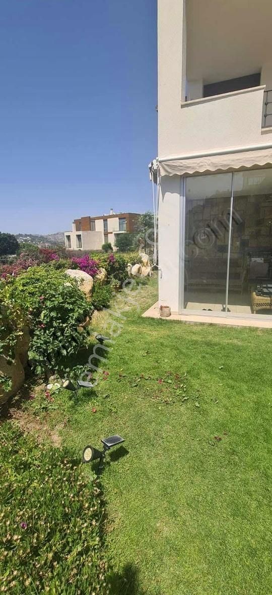 Bitez De Deniz Manzaralı Bahçe Katı Daire