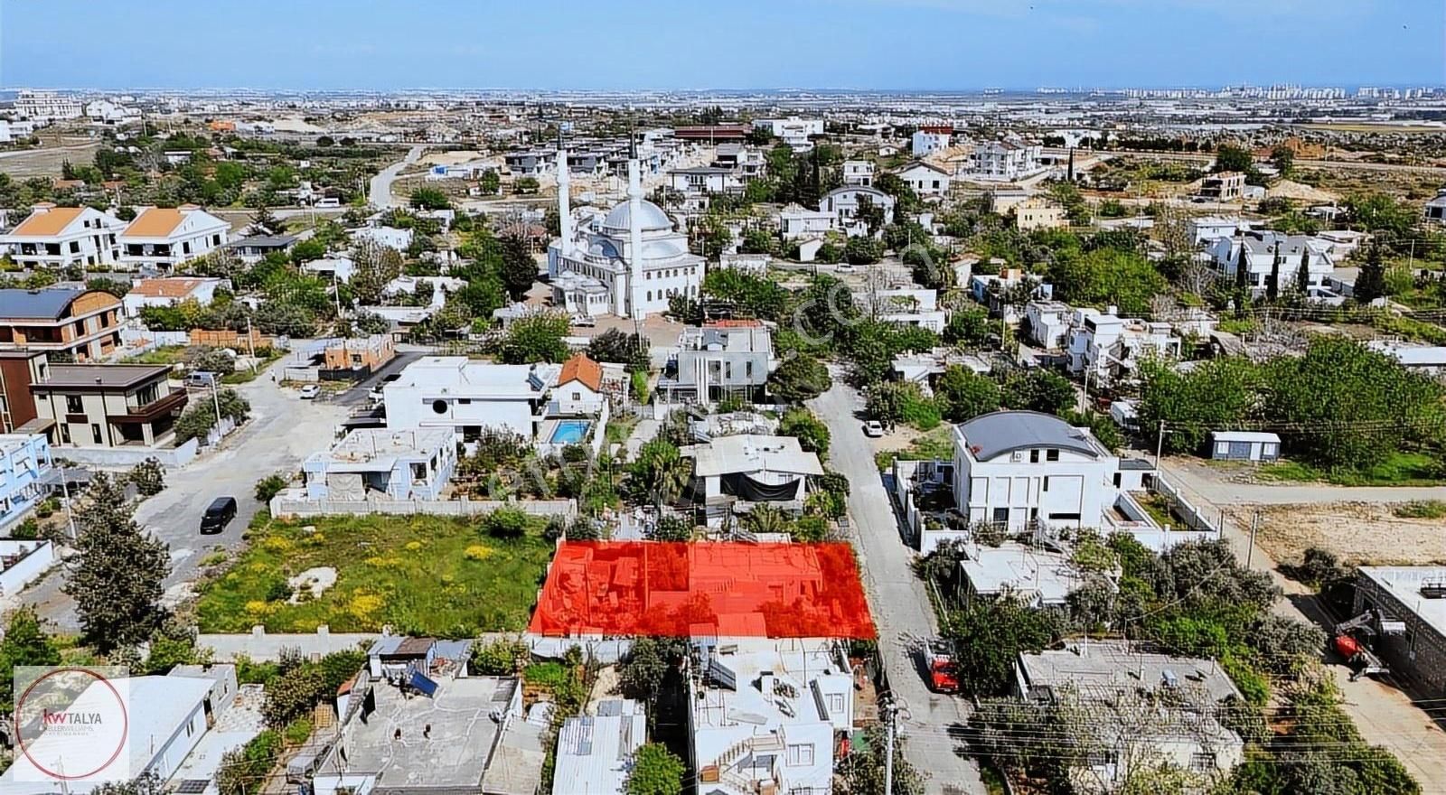 Lara Ermenek'te 0.60 Emsal 470 M2 Satılık Villa Arsası
