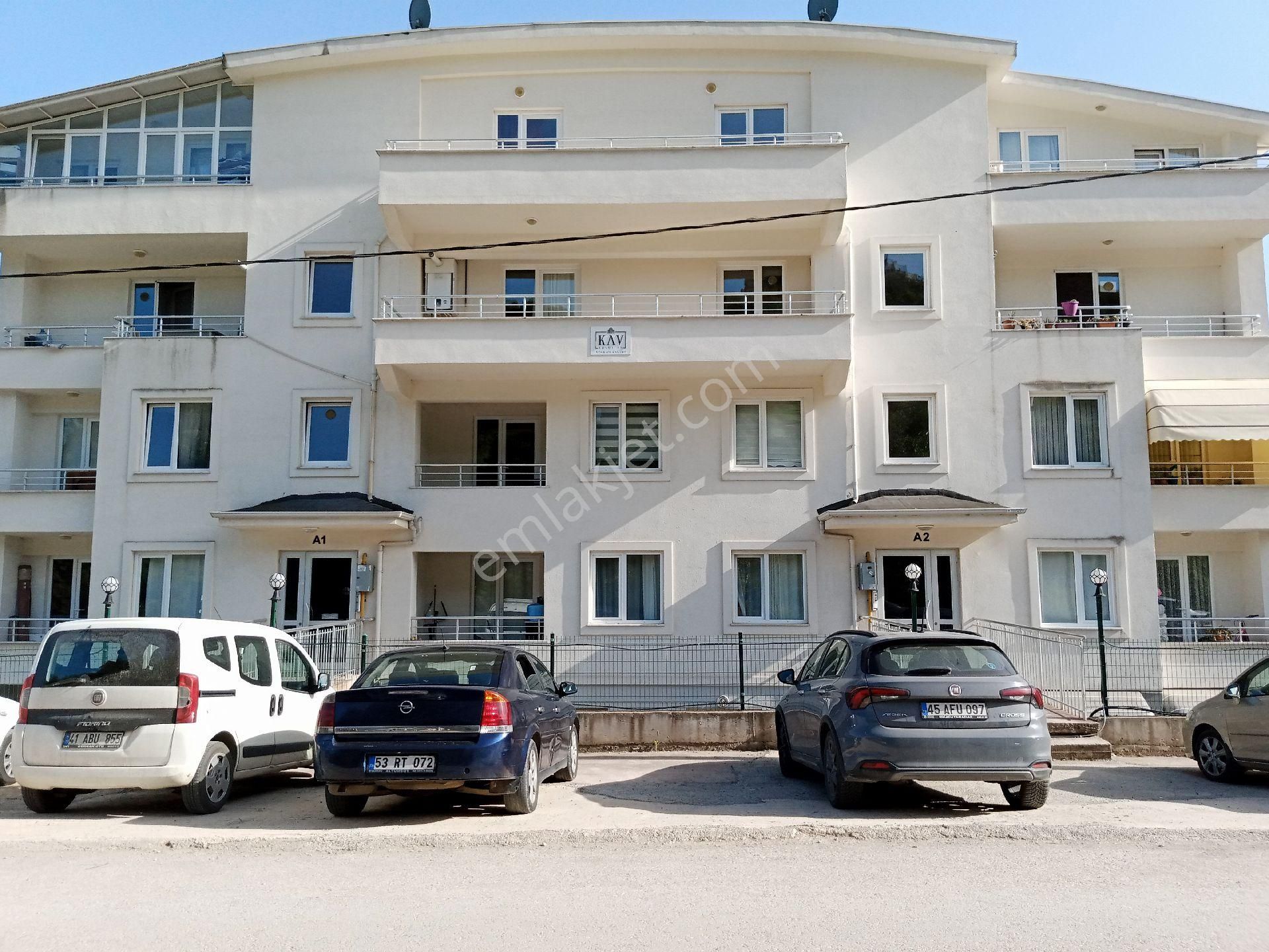 İzmit Gündoğdu'da Satılık 3+1 Eğimsiz Çatı Dubleks Daire