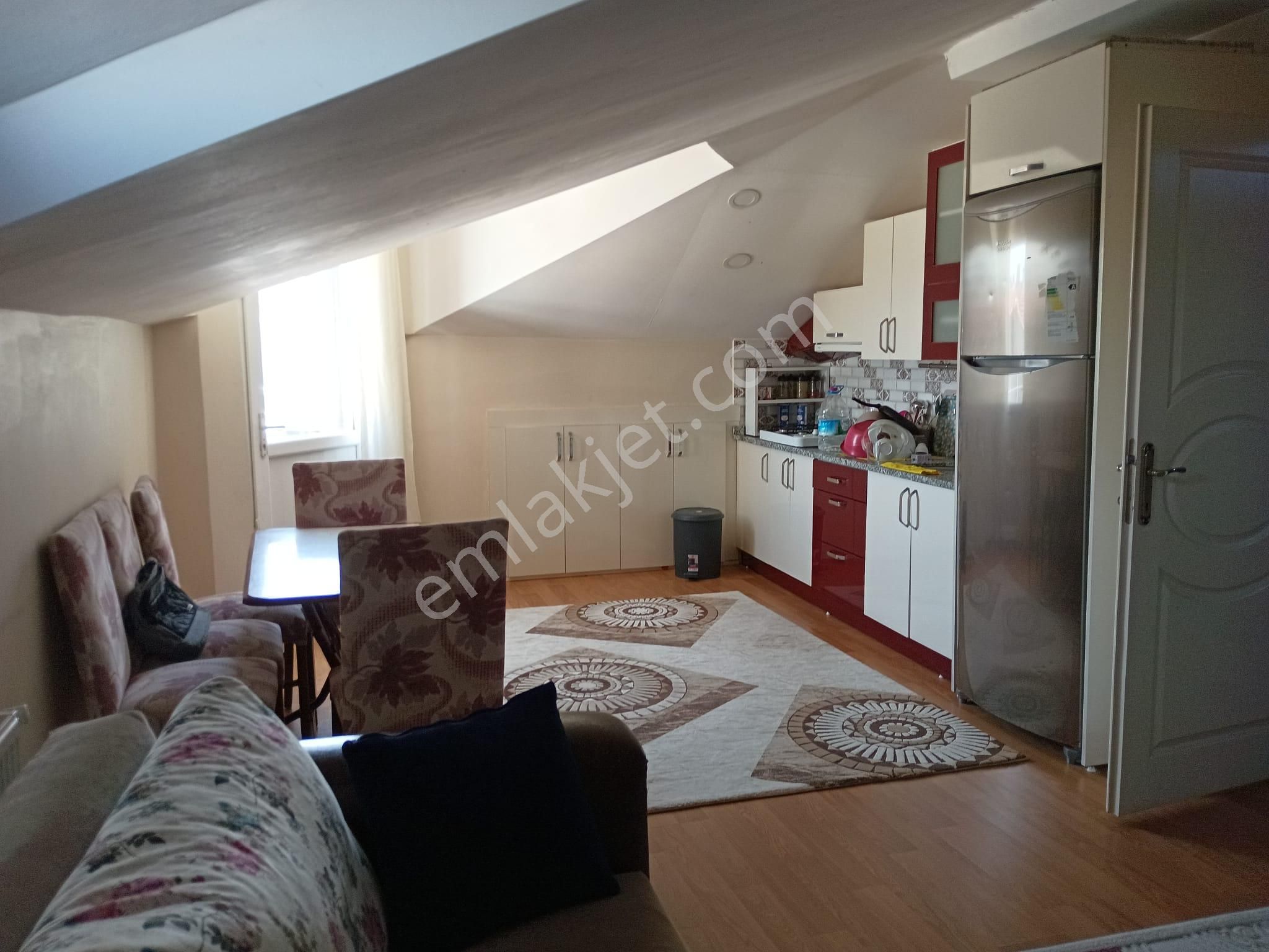 Sancaktepe Eşyalı Kiralık Daire 1+1 Çatıkat Bayana Kiralık Metro Ya Yakın