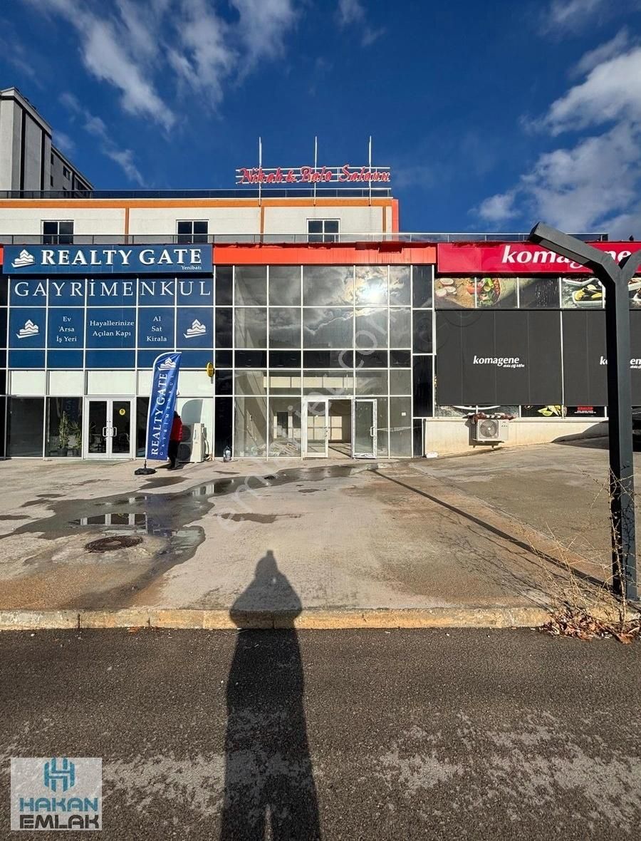 Yeni Batı Mahallesinde 3 Katlı Toplam 280 M2 Satılık Dükkan