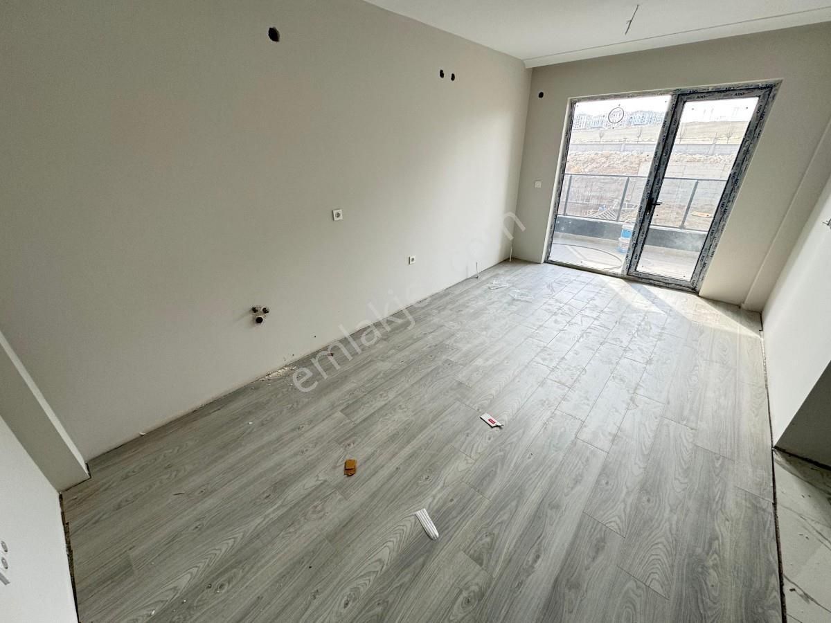 Sincan Saraycık Mah 2+1 Amerikan Mutfaklı Ara Katta Sıfır Daire
