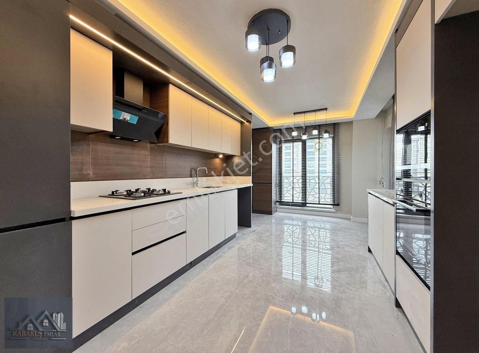 Karakuş'tan █ Bulvar Üstü Site'de, K.garajlı Ultralüks 190m² 4+1