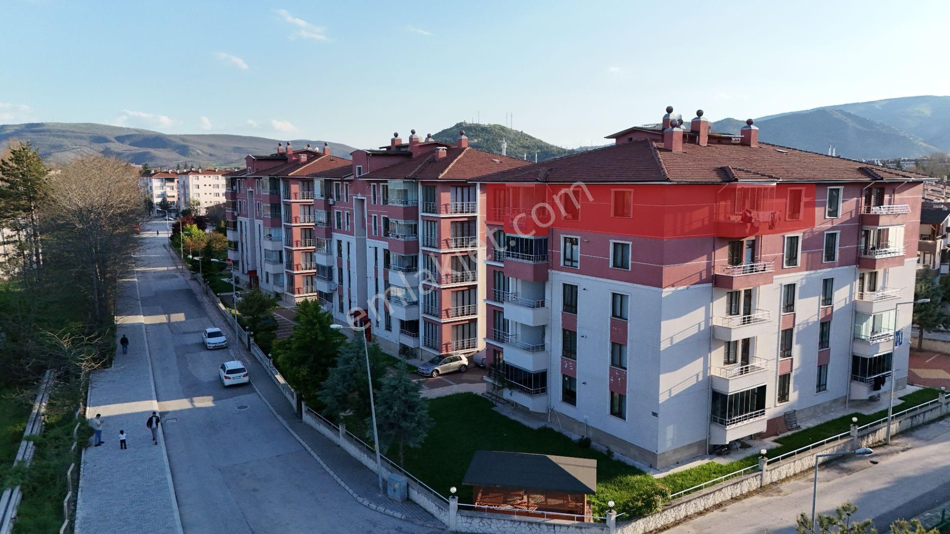 Akasya Evleri'nde Ferah Ve Kullanışlı 4+1 Aile Dairesi