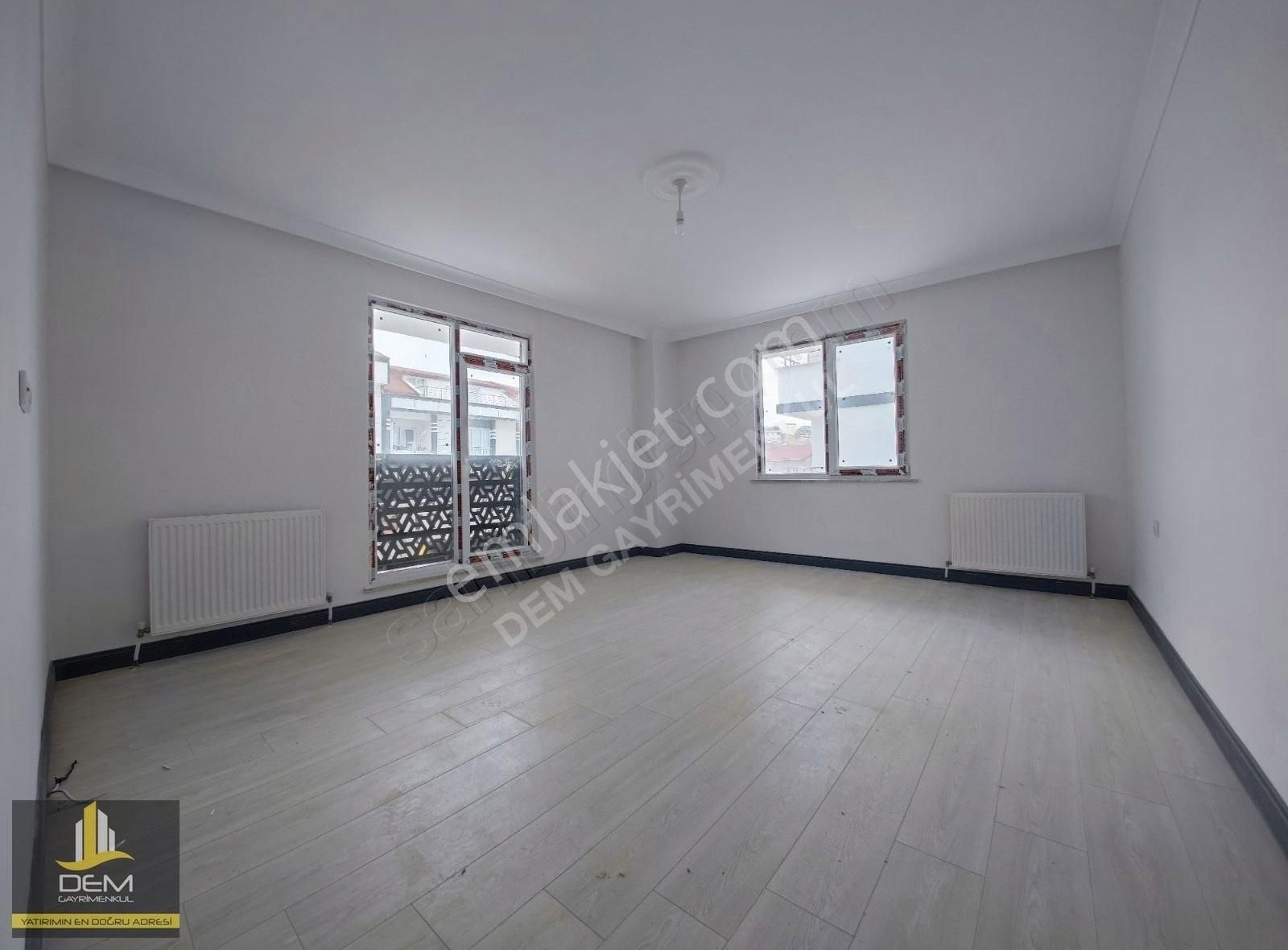 Arnavutköy Nenehatun Mah Site İçerisinde Satılık 2+1 Daire