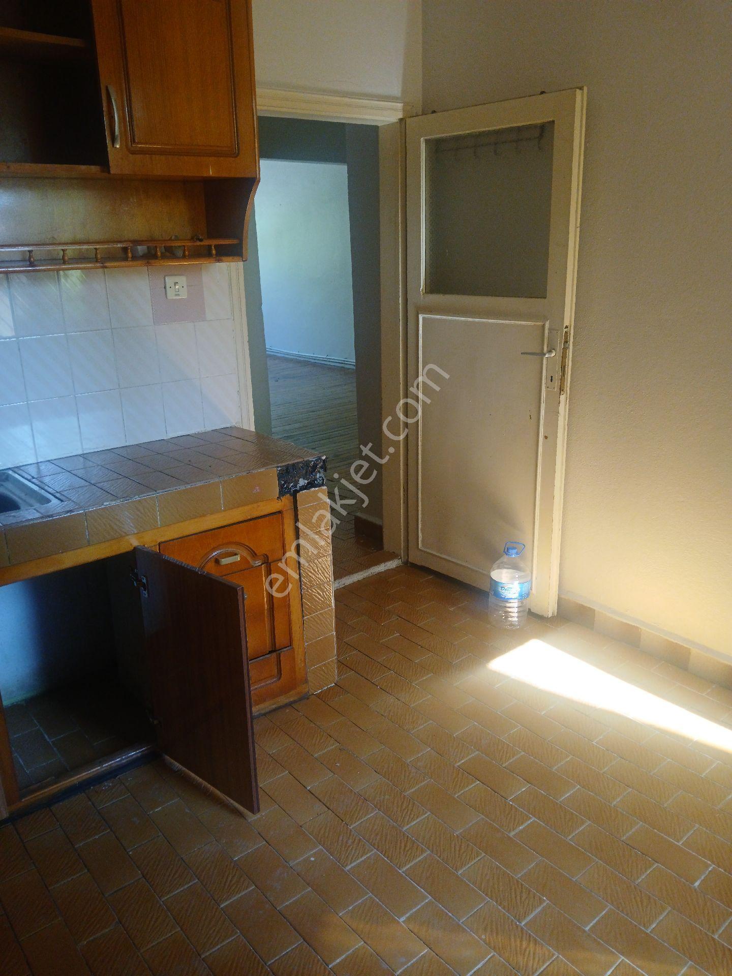 Erzurum Merkezde Satılık 3 Katlı Bahçeli Bina Kat Karşılığı/ - Görsel 12