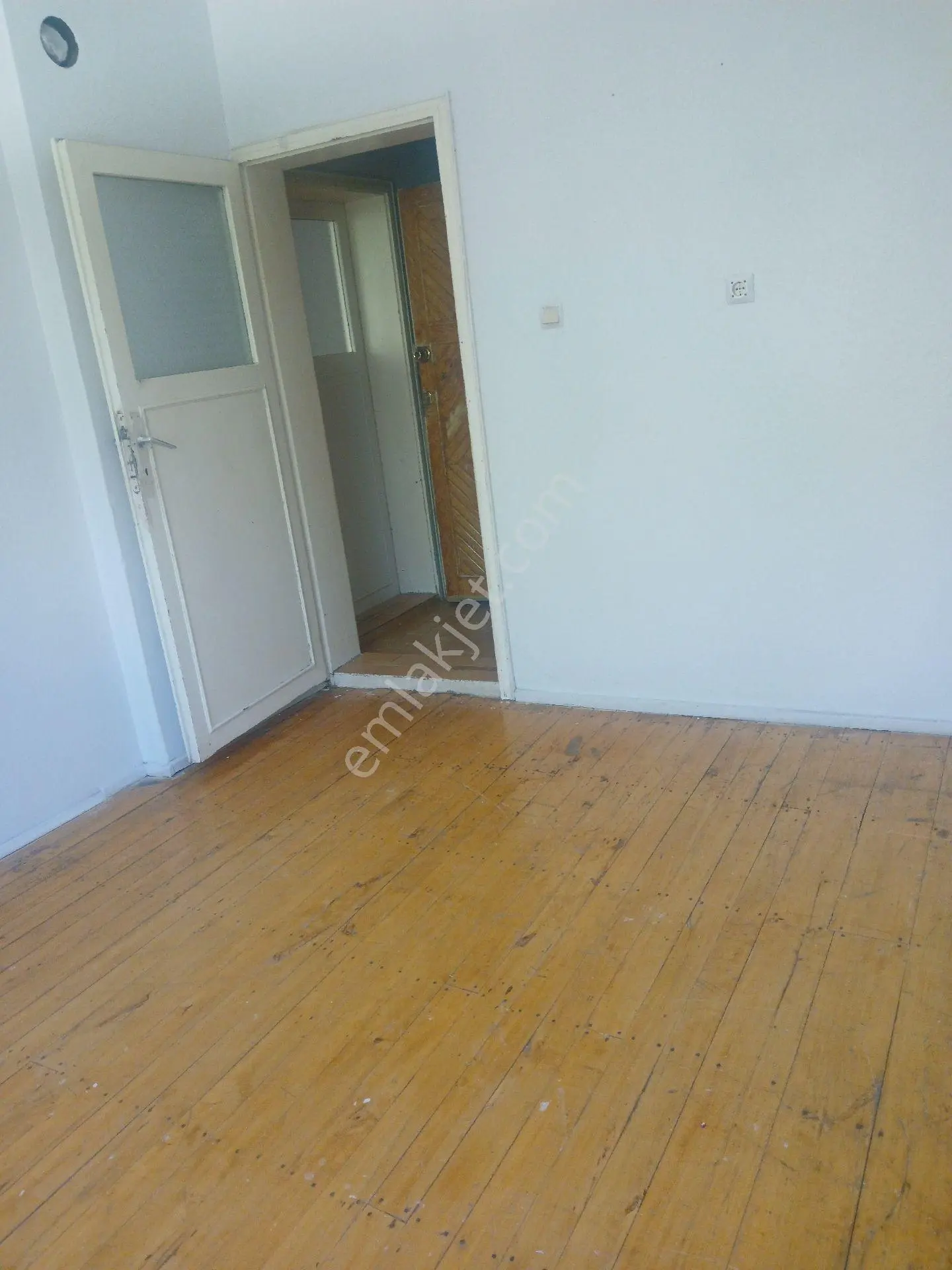 Erzurum Merkezde Satılık 3 Katlı Bahçeli Bina Kat Karşılığı/ - Görsel 4