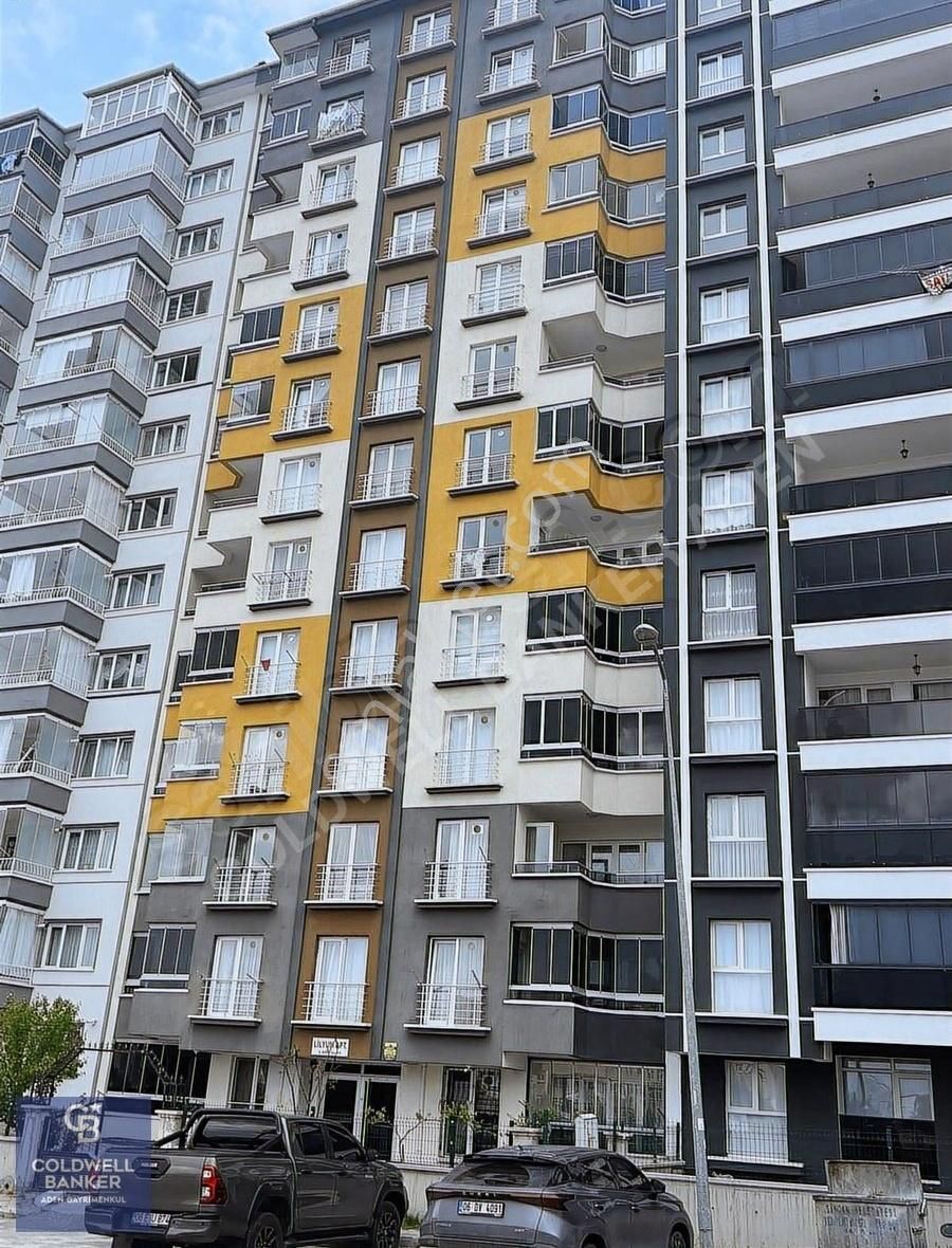 Mevlana Mahallesinde Satılık 2+1 Temiz Daire