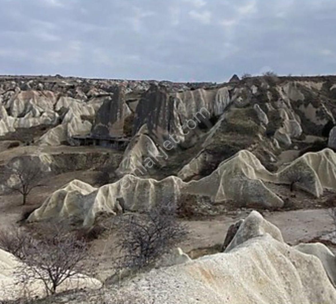 Ortahisar Kızılçukur Vadisi, Gün Batımı Ve Aşk Vadisi 8660m2 Bağ Evi Ve Arsası