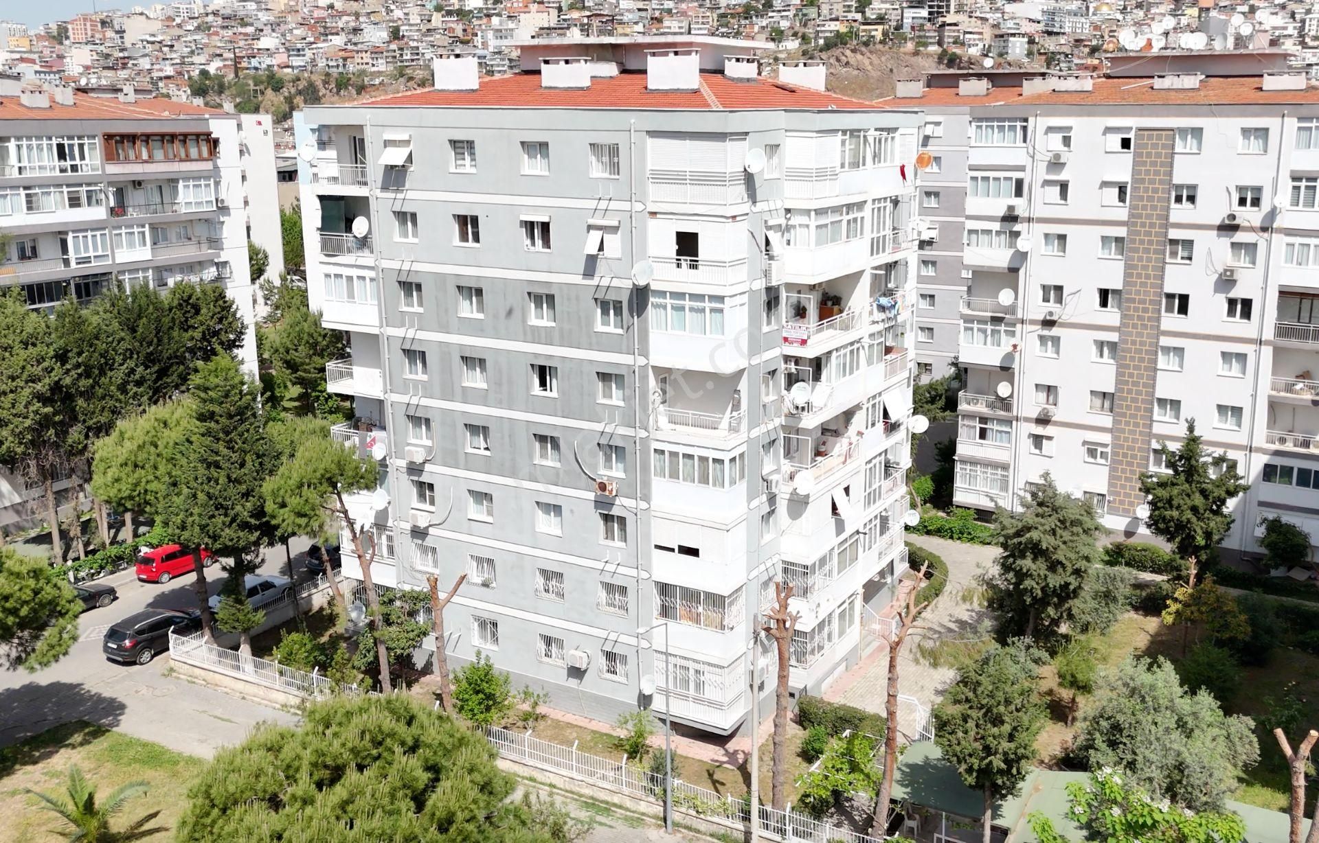 İdenova'dan İzmir Bayraklı'da Satılık Geniş, Önü Açık, 2+1 Daire