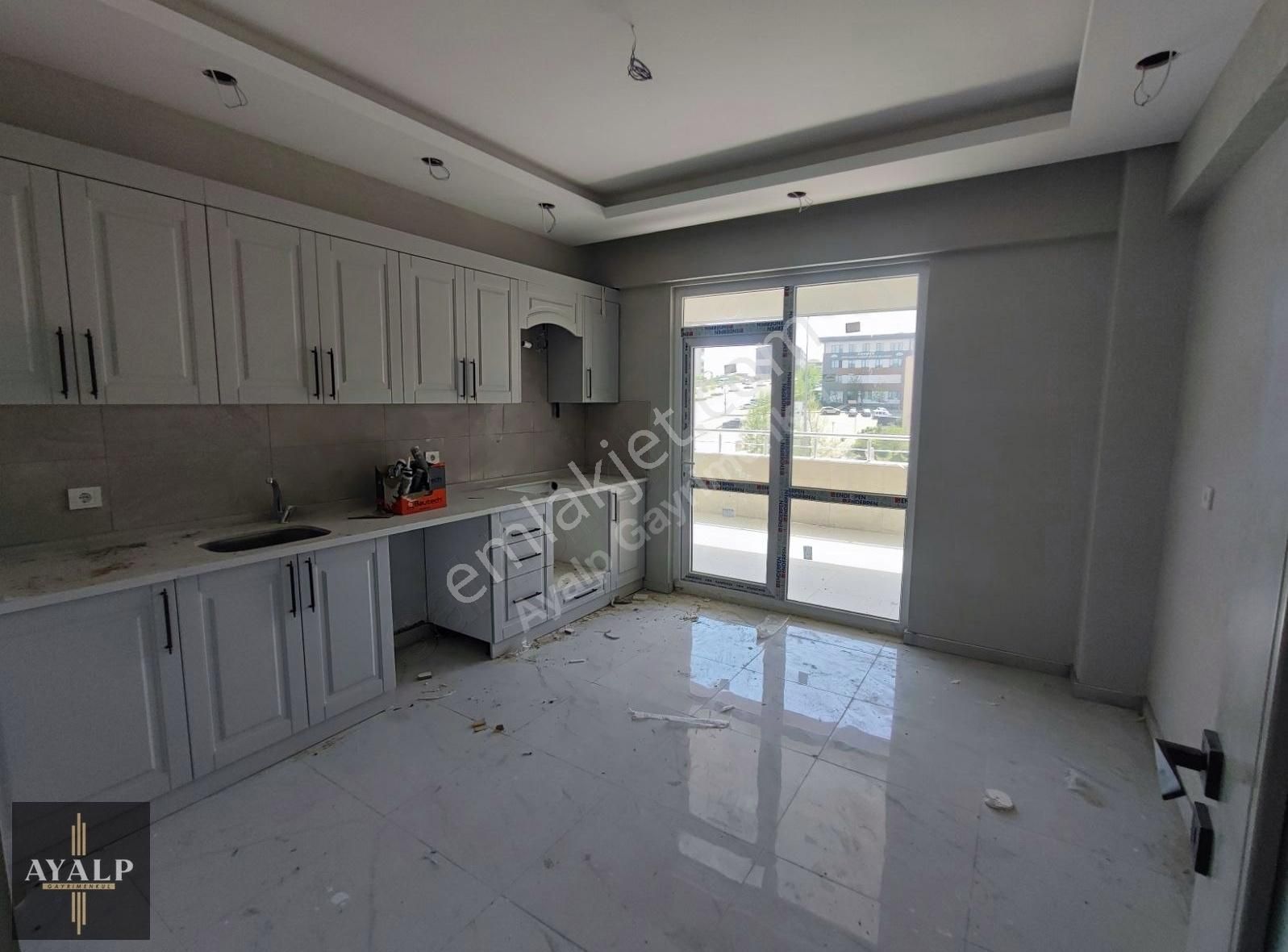 Beykent Tem Market Civarı 3+1 Geniş Balkonlu-yerden Isıtma