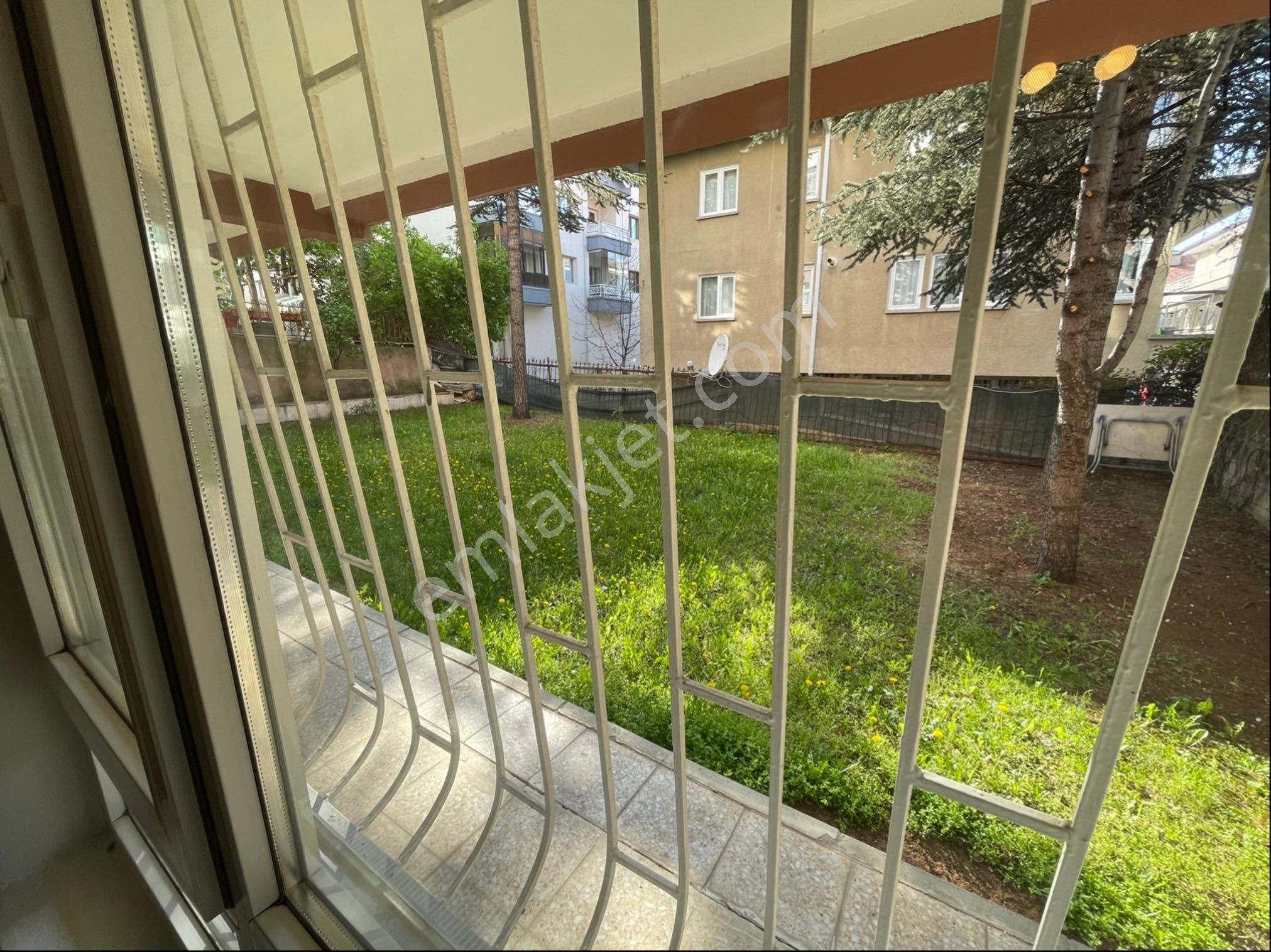 Reşadiye'den Dikmen'de Karakol Sok'ta 2+1 Bahçe Severlere Full Yapılı Boş Daire
