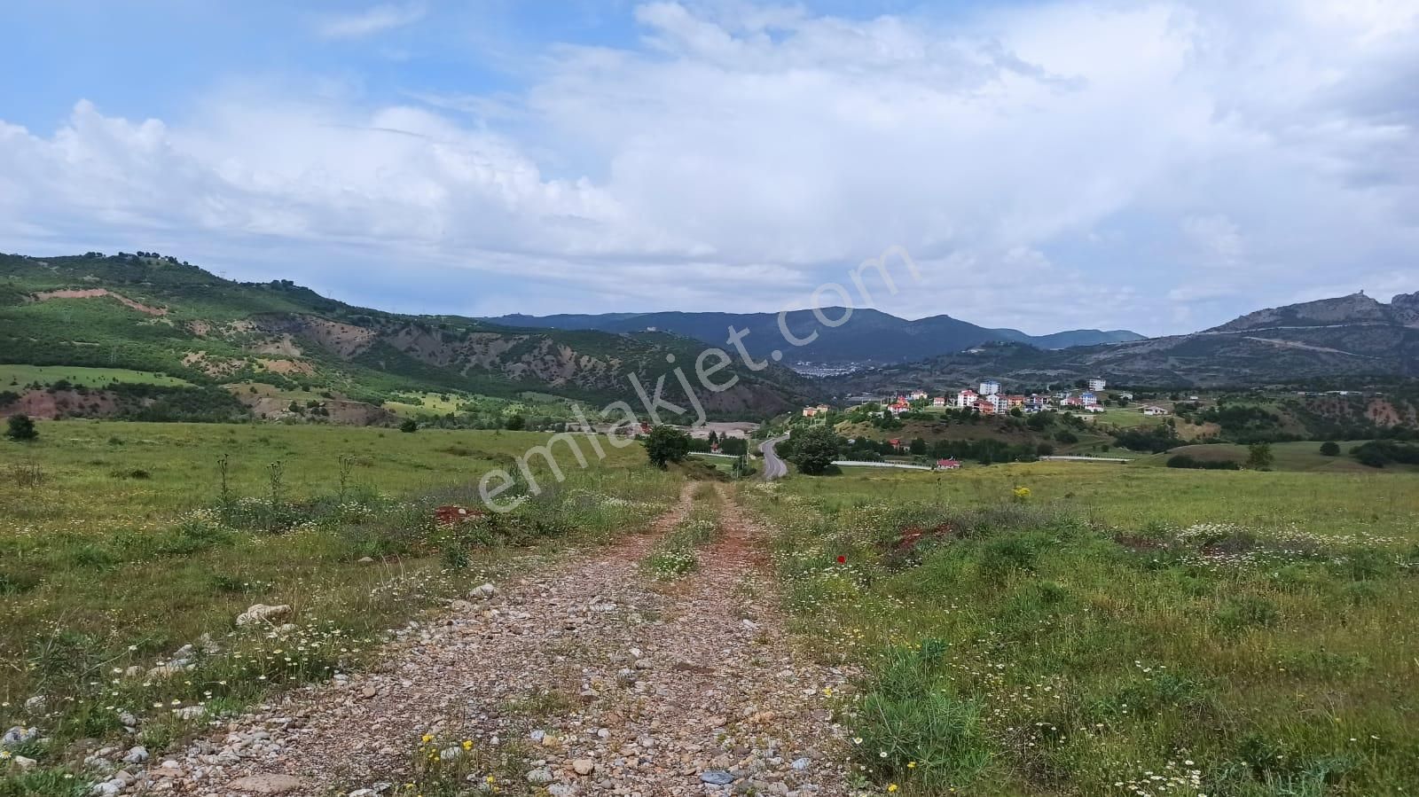 Tunceli Merkez Çoklu Villa Yapmaya Uygun İmarlı Arsa Harçik Te