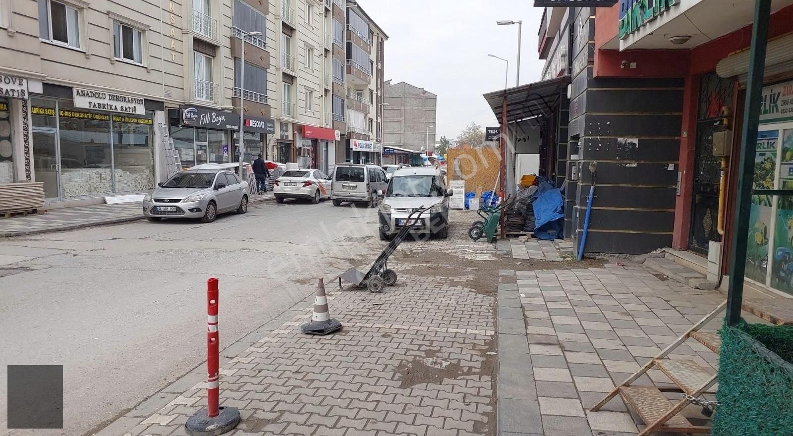 Çavuşoğlu,sanayi Giriş Tarafında 10 Yaşnda Ki Binada 45m2 Dükkan