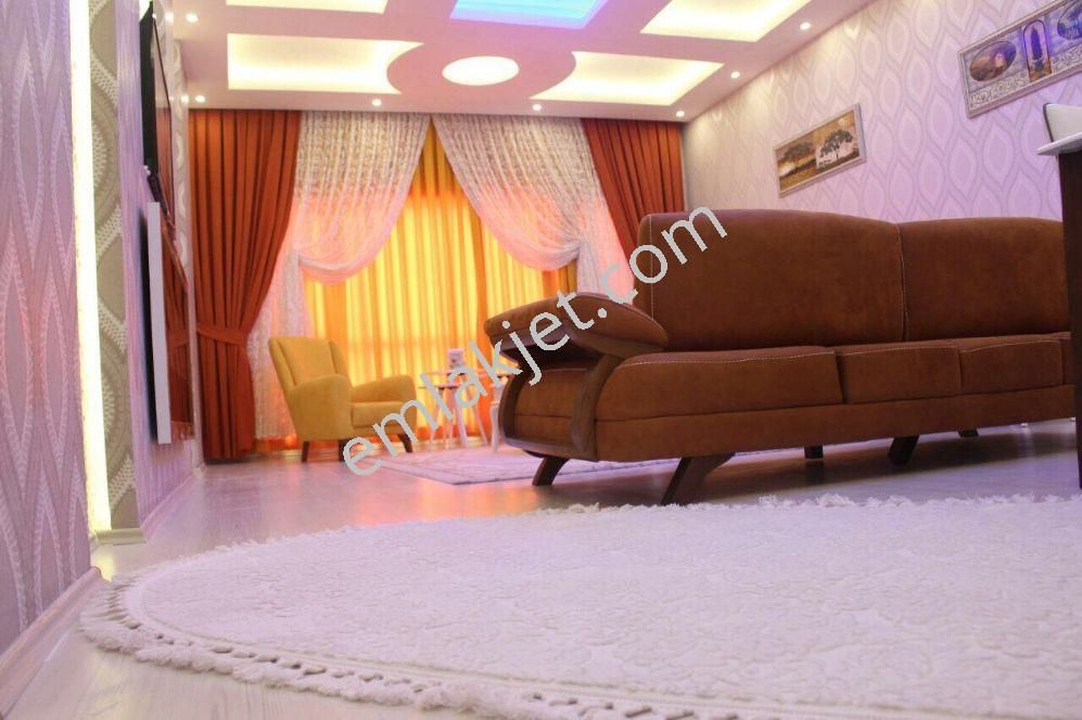 Heykel Ulucami Karşısında Kiralık Konforlu Daireler