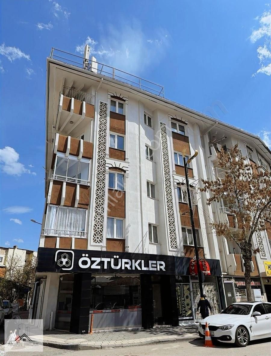 Aksan Emlak'tan Şehir Merkezinde 3+1 Satılık Daire!