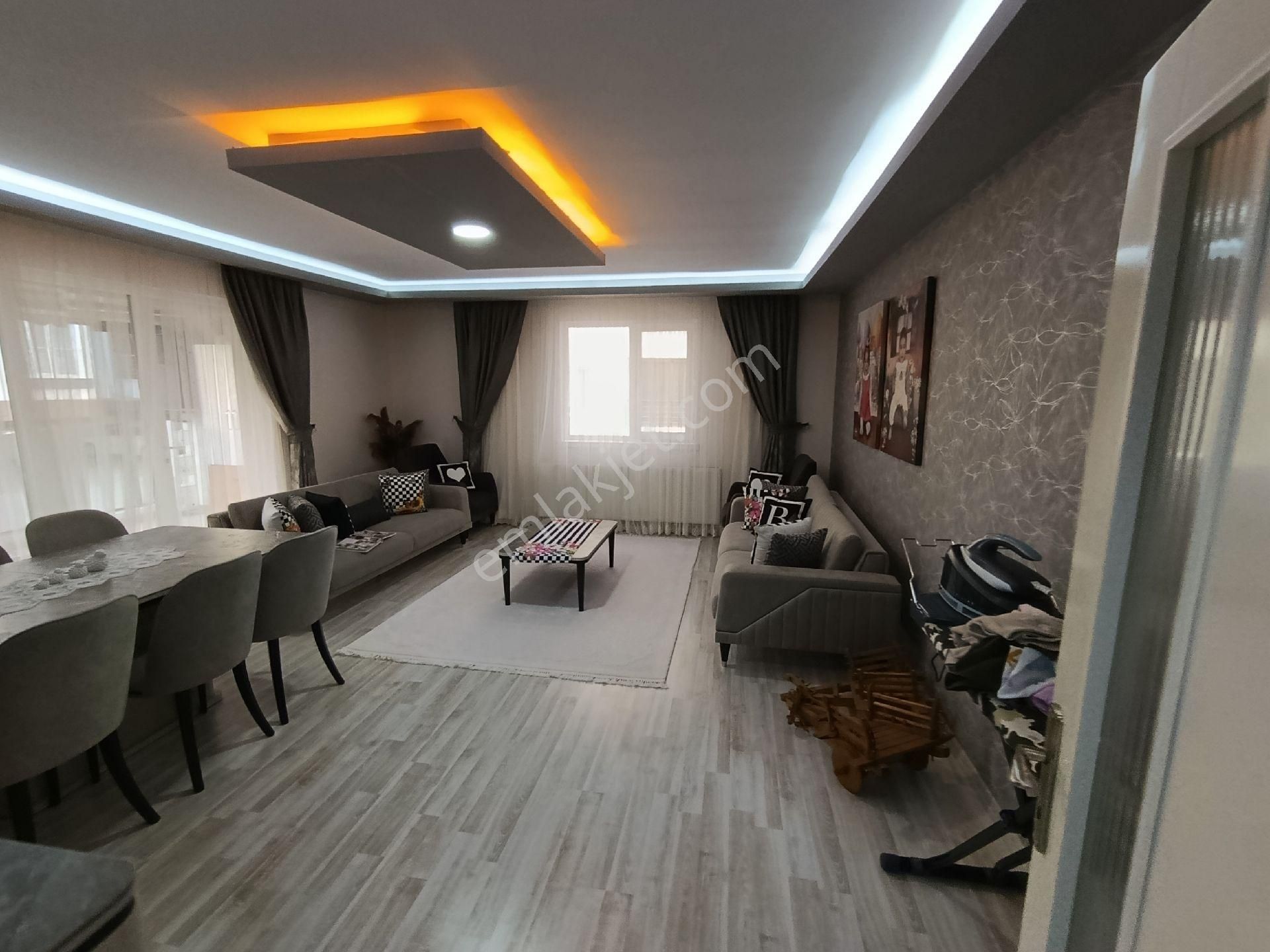 Marka Emlak'tan İstediğiniz Kadar Kredi Çekebilinirsiniz 150 M2 Çok Büyük Daire