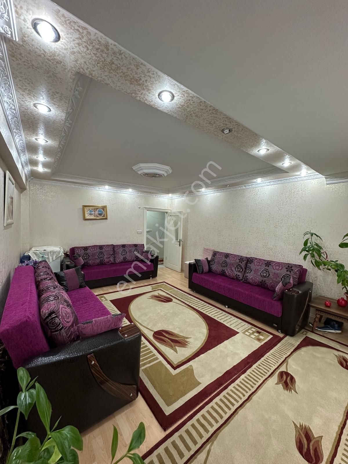 Sultangazi İsmetpaşa Mahallesinde 4+3 Satılık Dubleks Daire