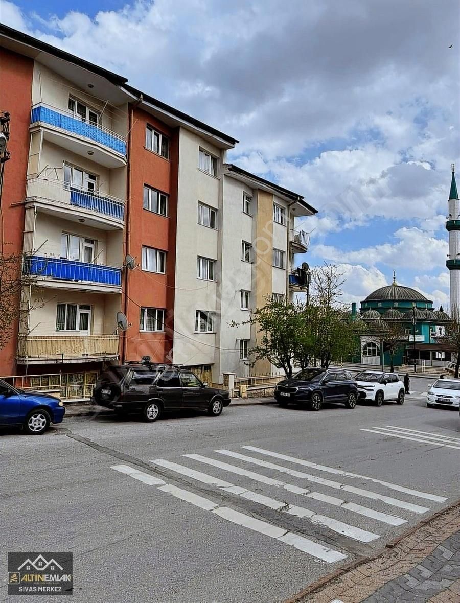 Altın Emlaktan Emekte,güzel Konumda ''2+1'' Satılık Daire