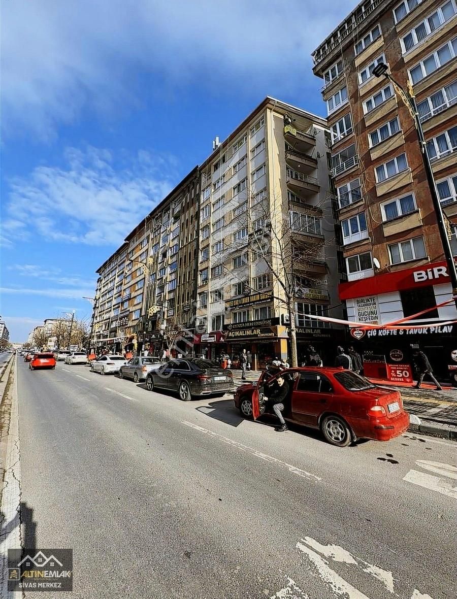 Altın Emlaktan İstasyon Caddesinde ''2+1'' Kiralık Eşyalı Daire
