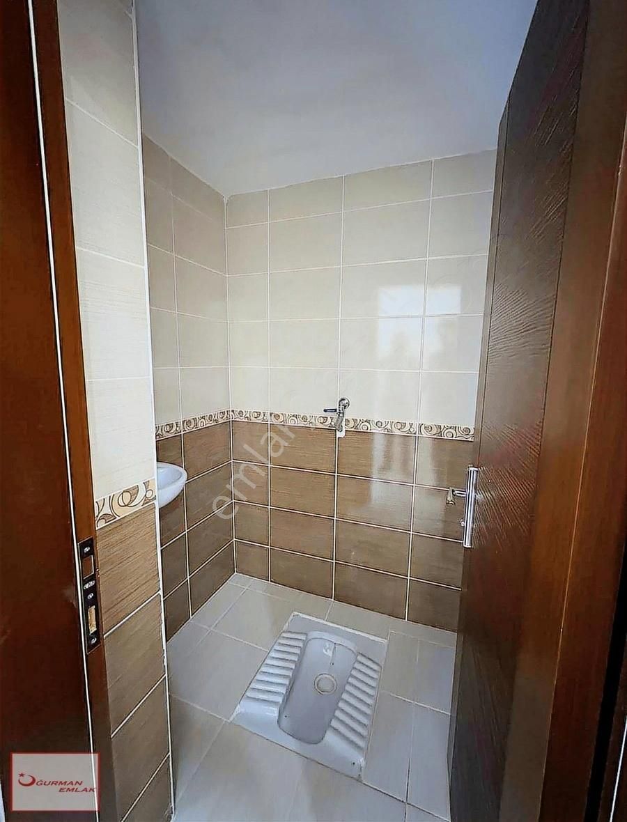Uğurman Emlak'tan Emniyetin Karşısında Kiralık 3+1 Daire
