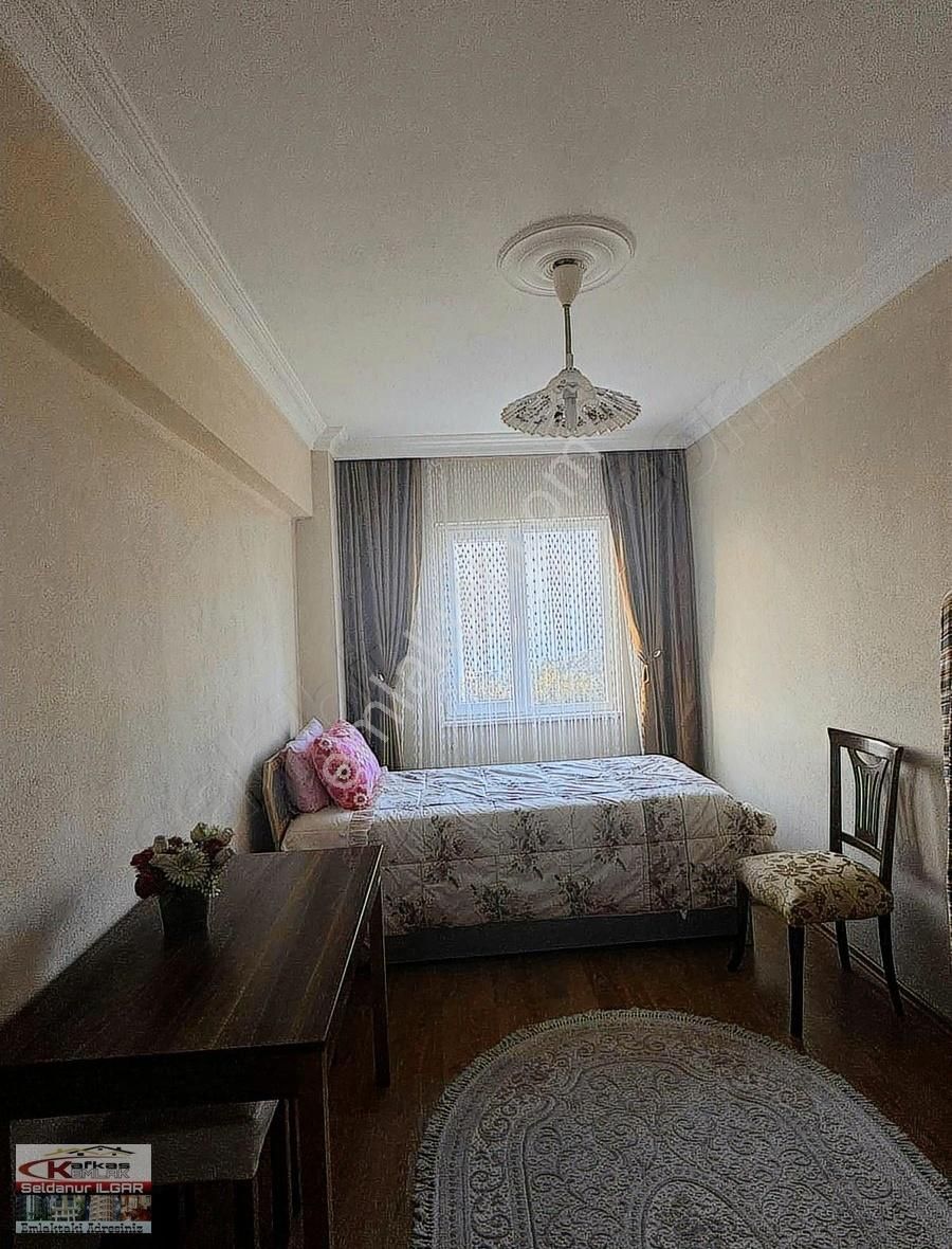 Kafkas'tan Deniz Manzaralı Havuzlu Kiralık Eşyalı 3+1 Daire