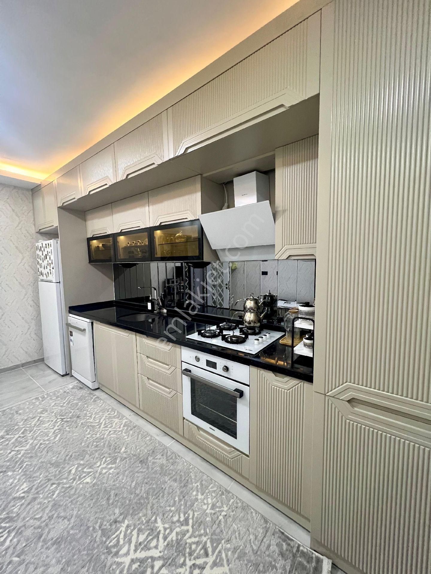 İzol Emlaktan Karaköprüde Satılık 4+1 Lüks Sıfır Daire
