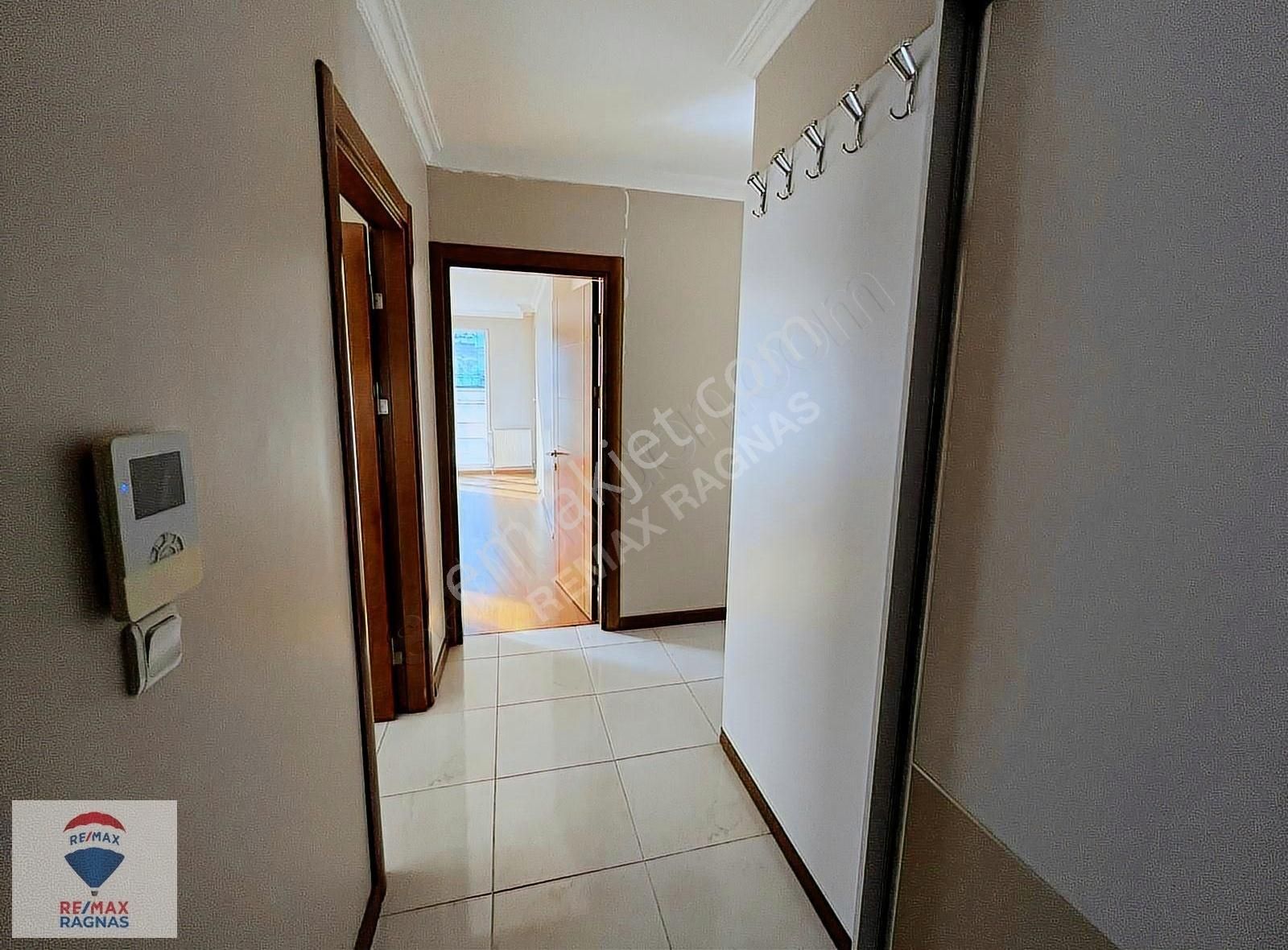 Taşdelen Zin D Zen Sitesinde 3+1 Satılık Daire