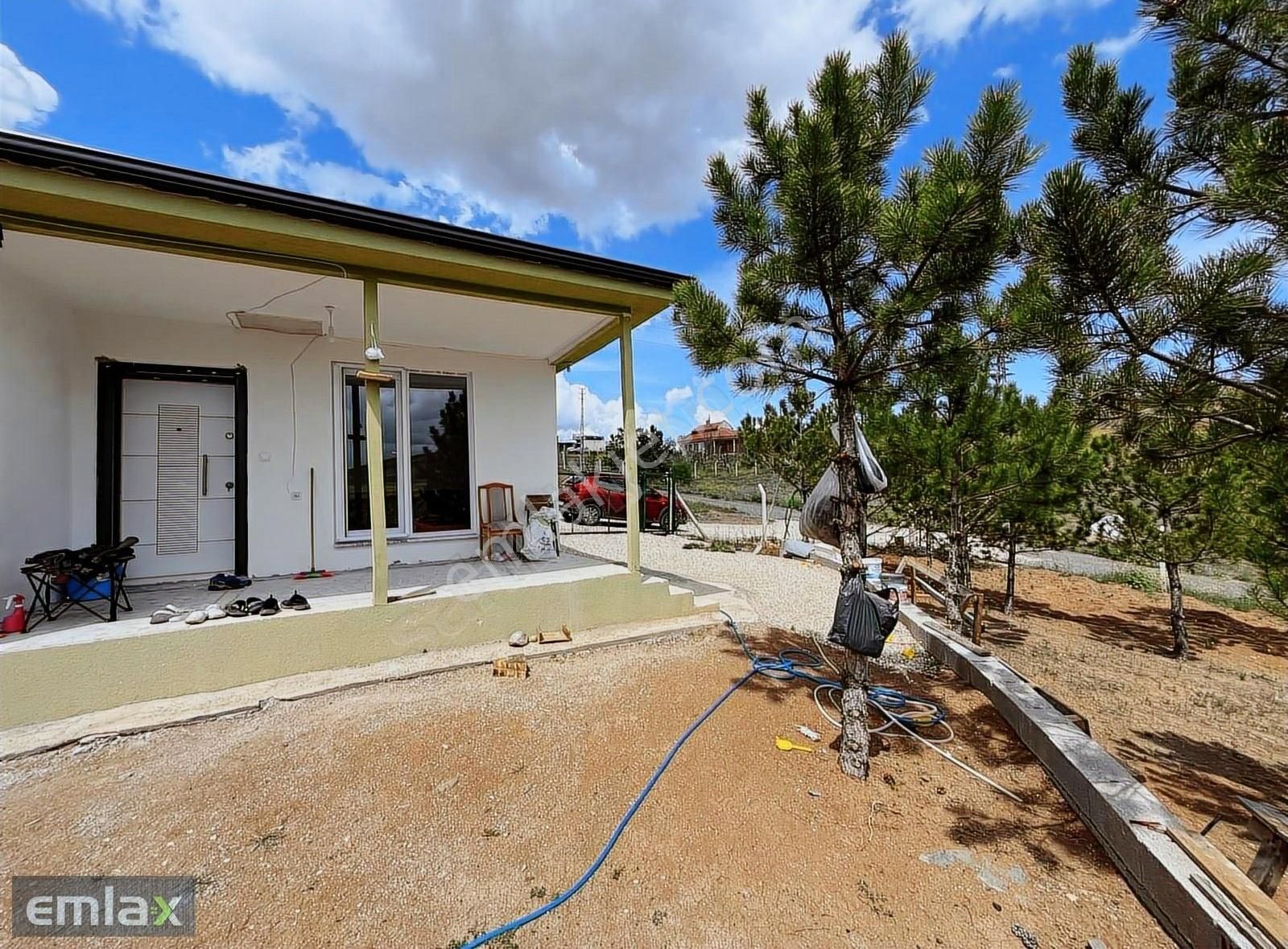 Emlax'tan 1+1 Evli Sıfır Eşyalı 674 M2 Tek Tapu Villa Parseli