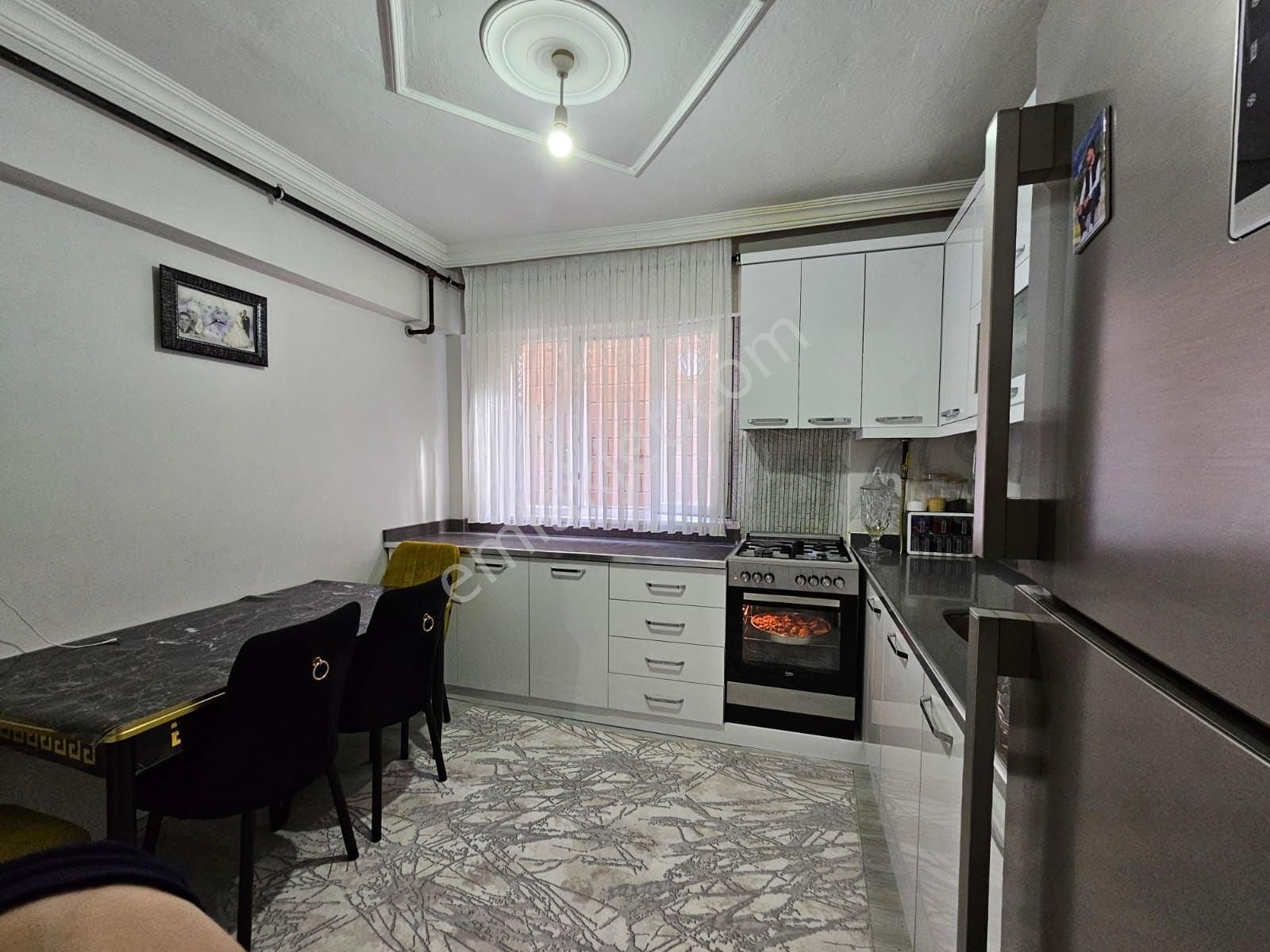 Hat Boyu Caddesinde Acil Satılık Hasarsız Asansörsüz Daire