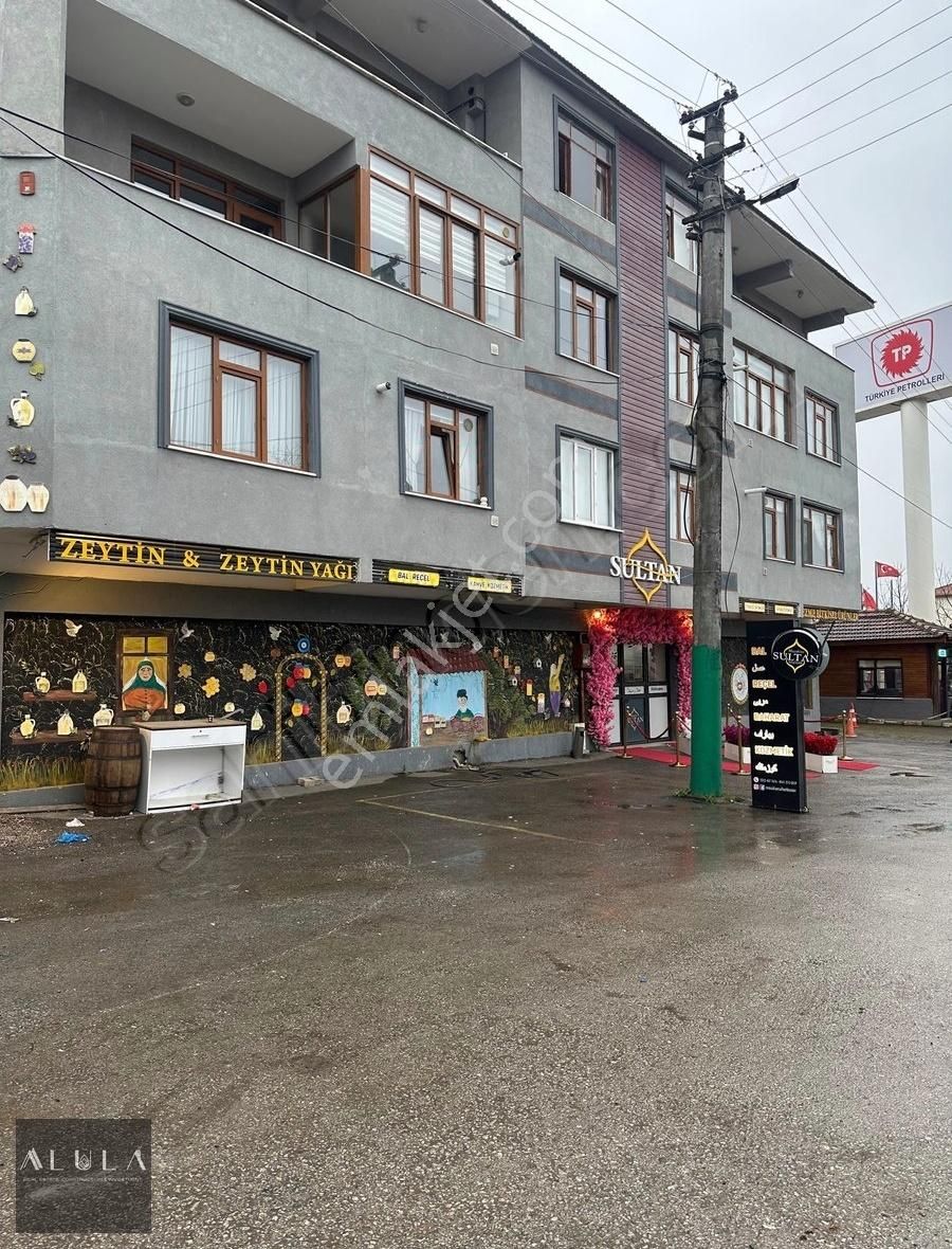 Kartepe Maşukiye'de Sapanca Yolu Üzeri 220m2 Kiralık Dükkan