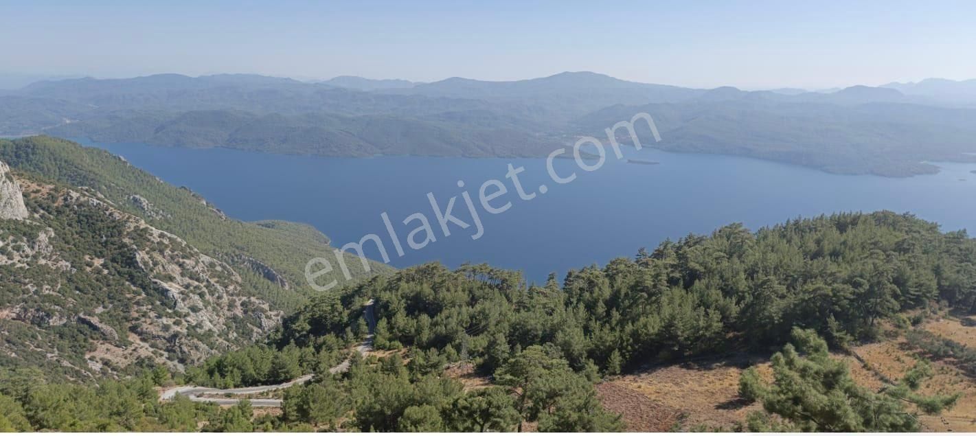 Acil Satılık Denize Yakın Konut Yapı Kayıt Belgeli 3069 M2 Arazi