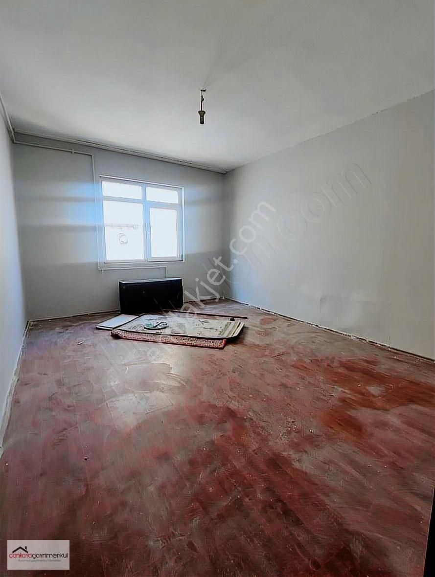 Metroya Yakın 2+1 Balkonlu Kiralık Daire 6.kat