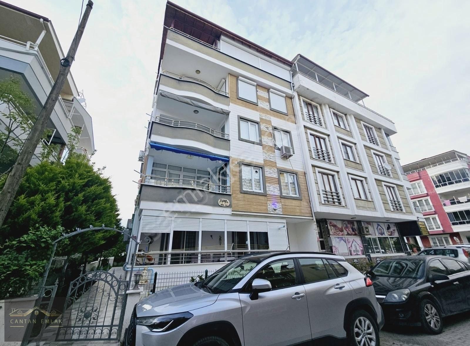 Cantan Emlaktan Denize 350 M Mesafede Yeni Binada Bahçeli