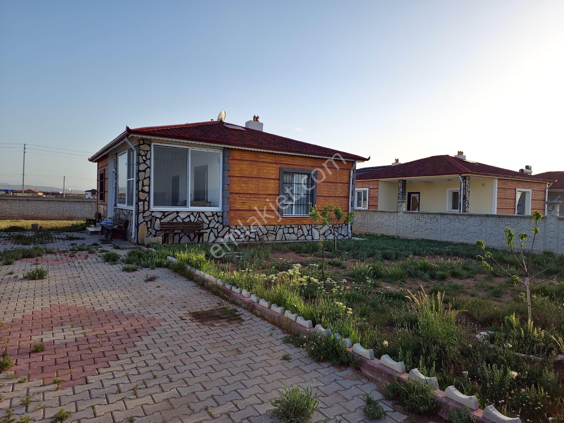 Niğde Kemerhisar Da Otoban Girişine Yakın Satılık Müstakil Ev