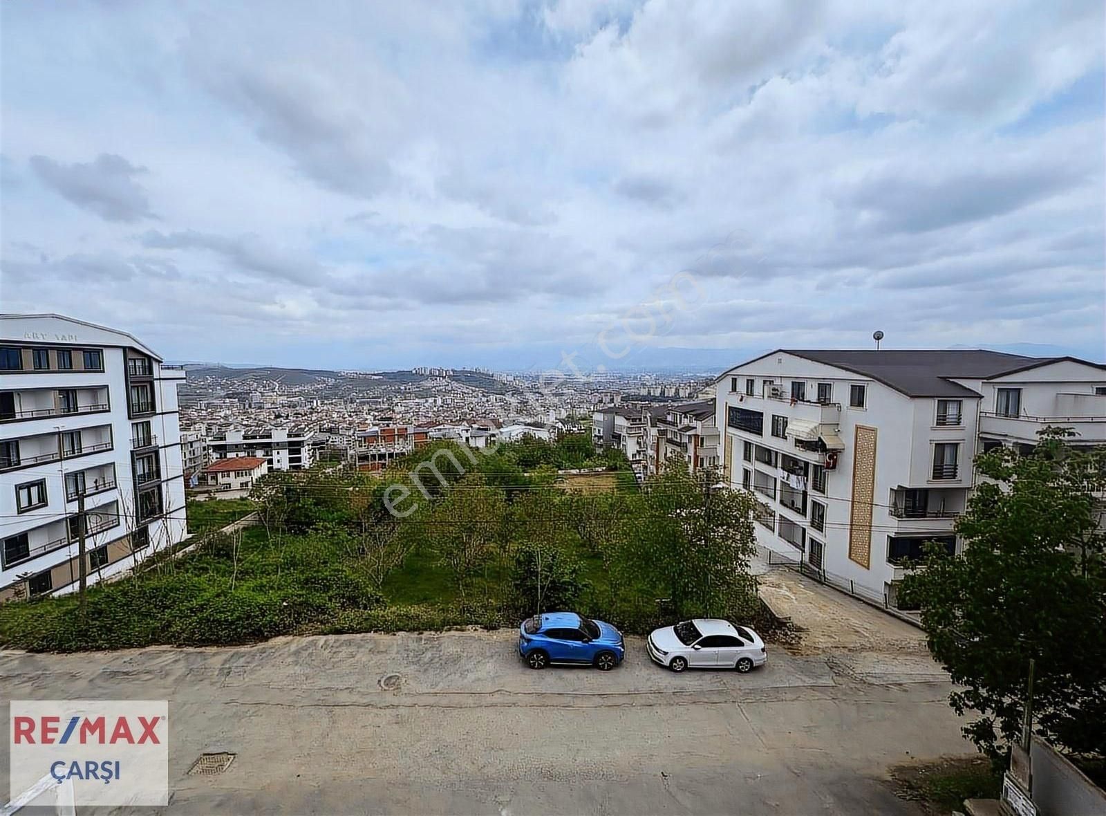 İzmit Gündoğdu'da Ara Kat 3+1 Kiralık Daire