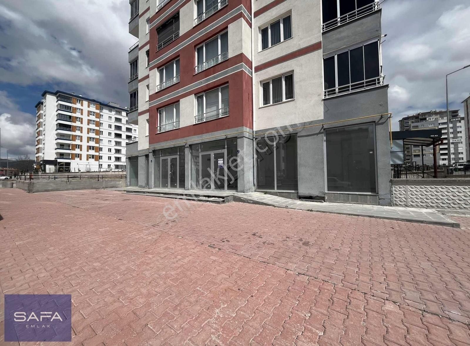 Erkilet Osmangazi Mahallesinde Cadde Üstü Kiralık Dükkanlar